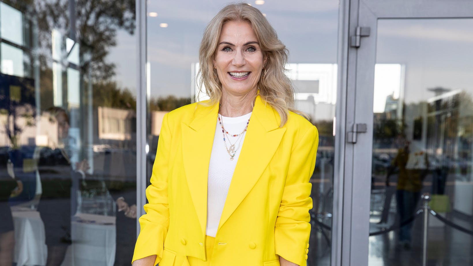 Helle Thorning-Schmidt gav den gas på scenen, da Suspekt optrådte i Parken.&nbsp;