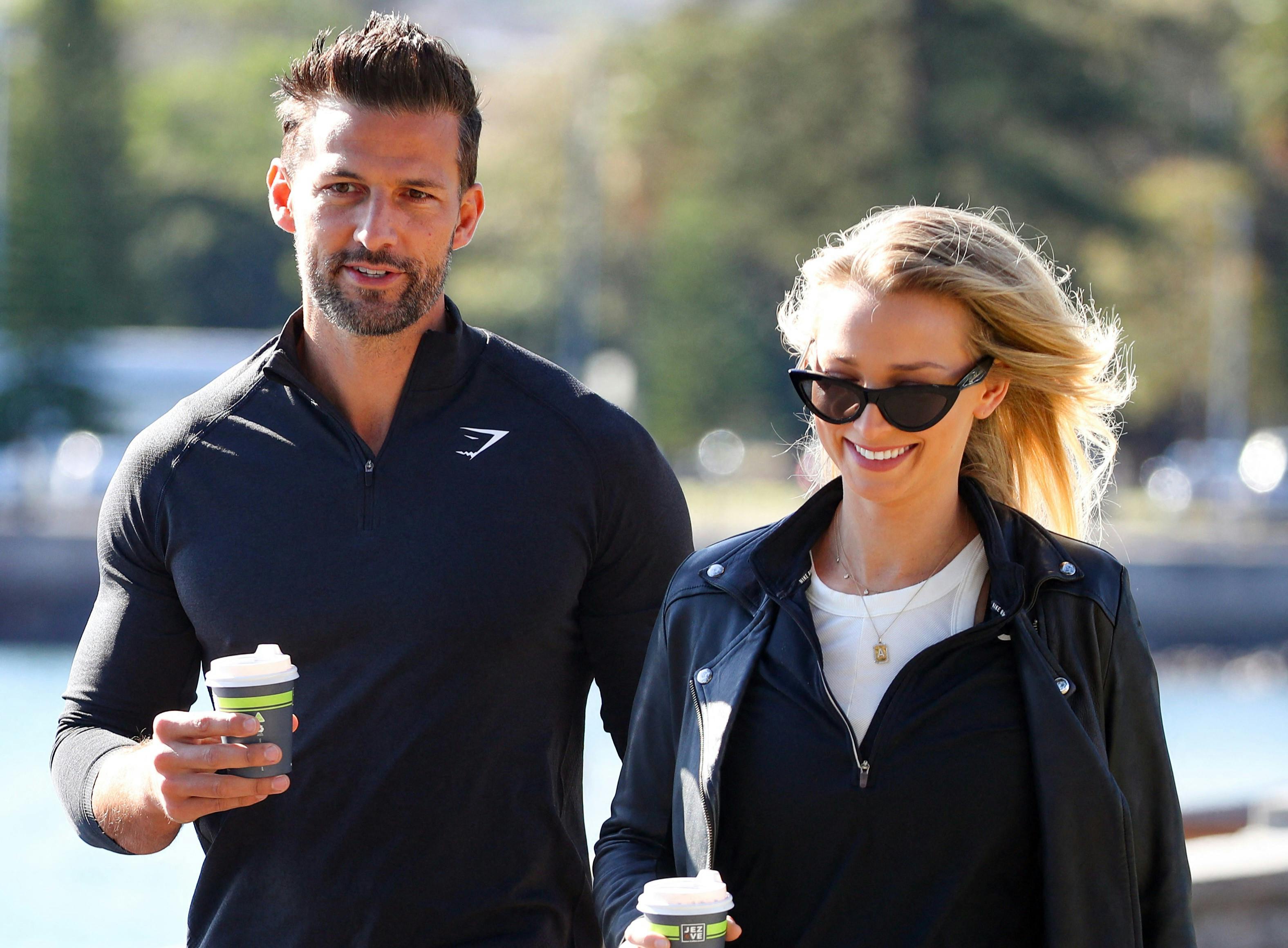 "Bachelor"-parret Tim Robards og Anna Heinrich skal være forældre for anden gang. Det afslører de på Instagram.
