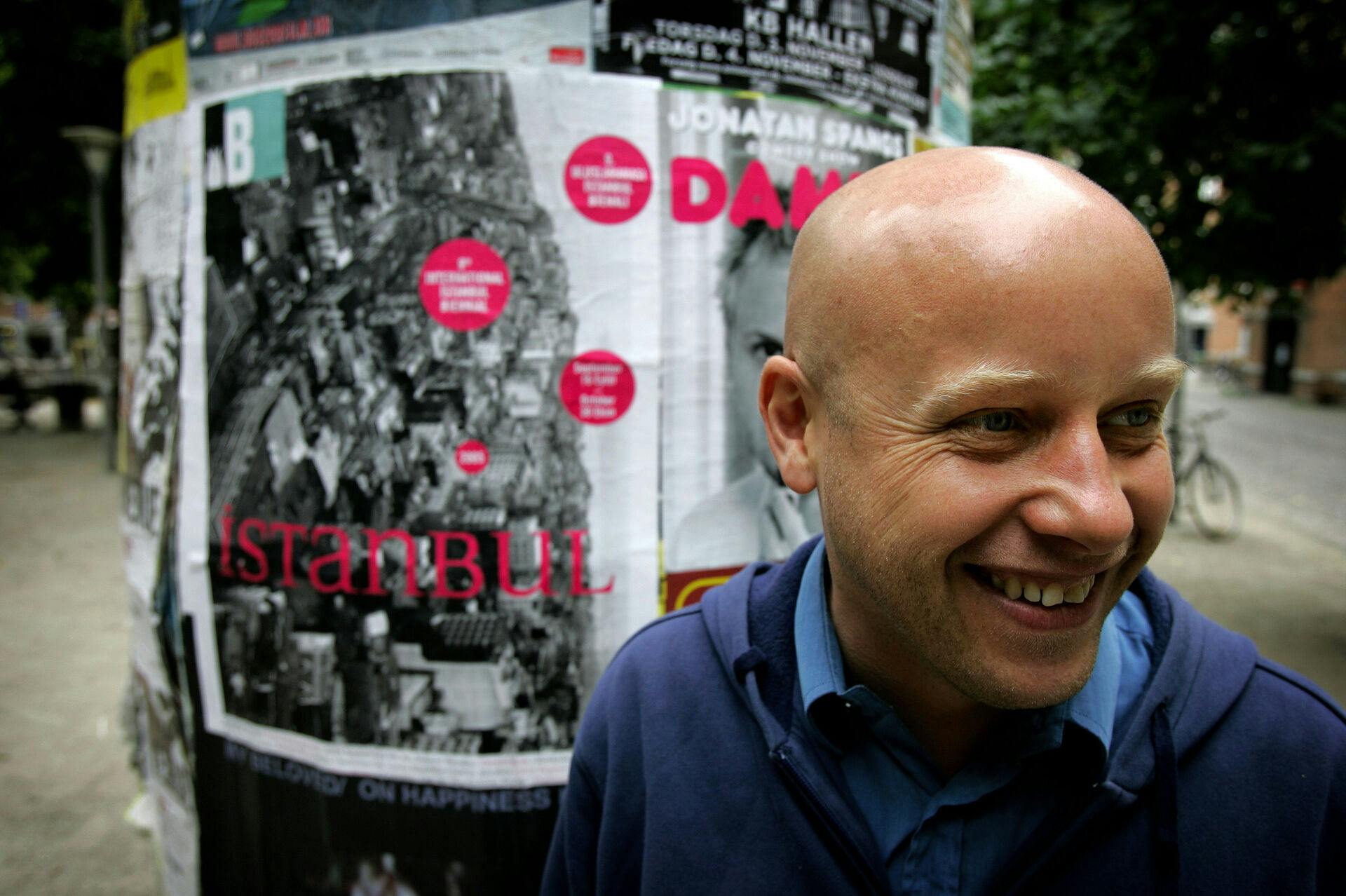 Kunstneren Jens Haaning har sammen med kunstgruppen Superflex sat 1000 tyrkiske plakater op i København.
