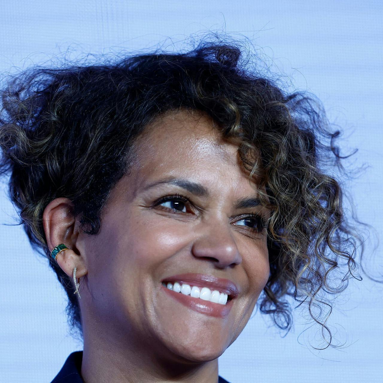 Halle Berry ligger lige nu i åben krig med Drake på Instagram.
