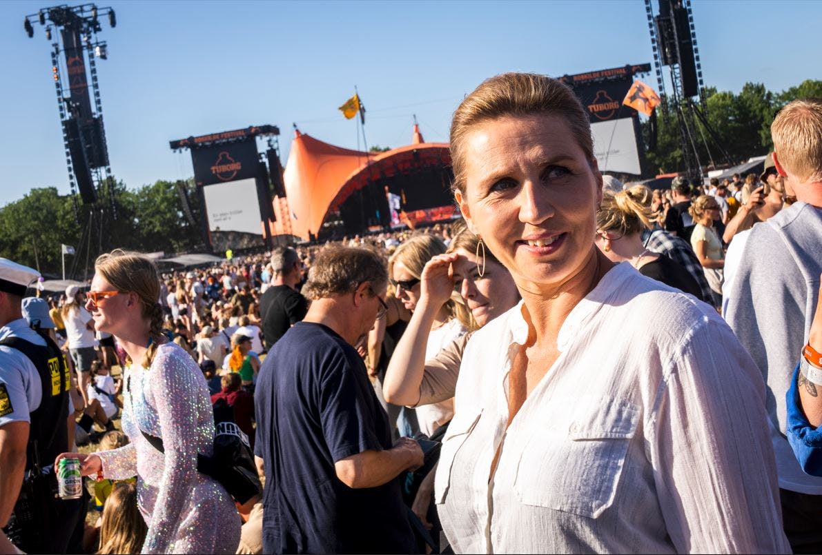 Mette Frederiksen på Roskilde Festival. Hun har for længst meldt ud, at hun ikke drikker sig fuld, mens hun er statsminister.