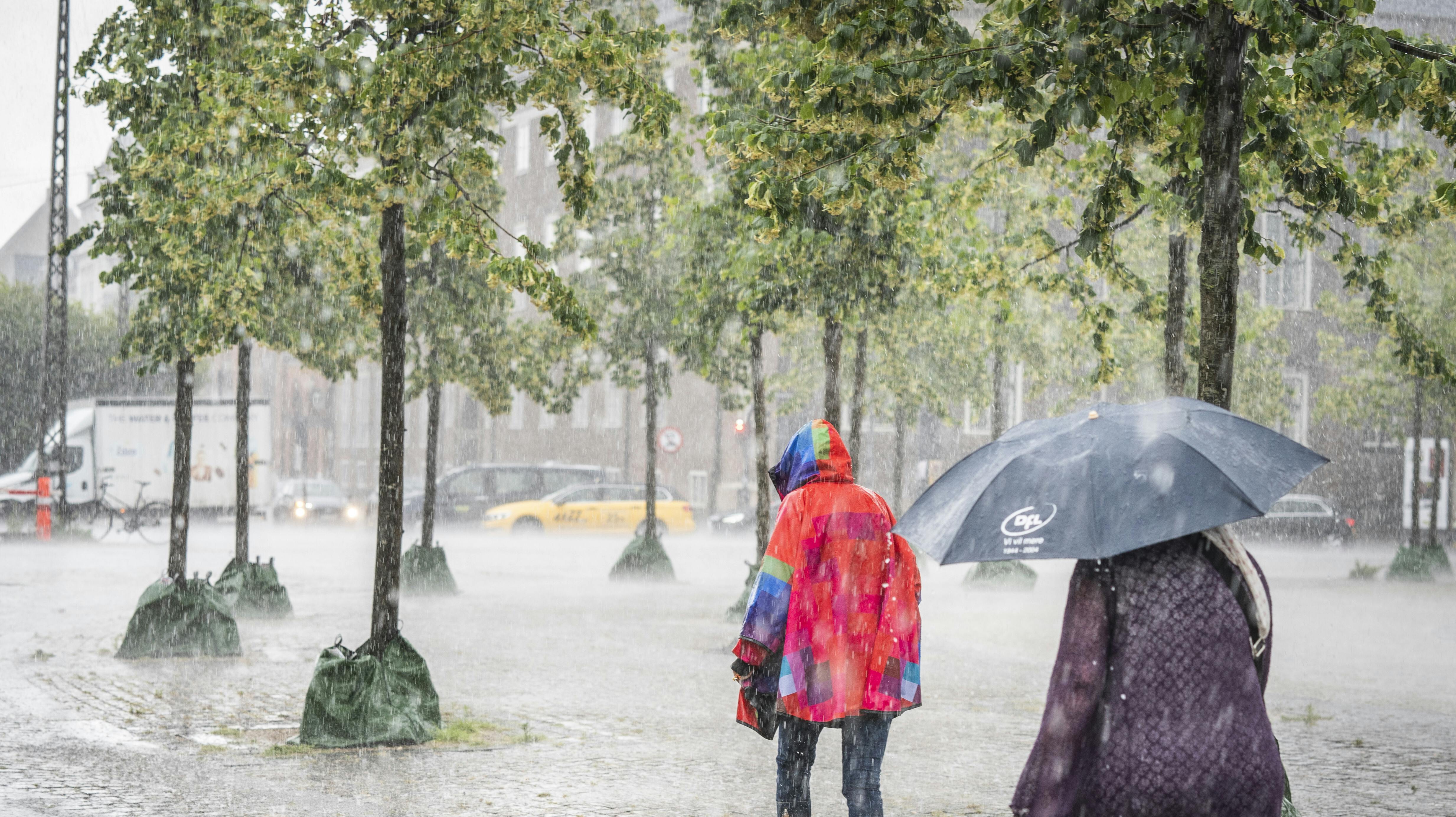 Tung regn på