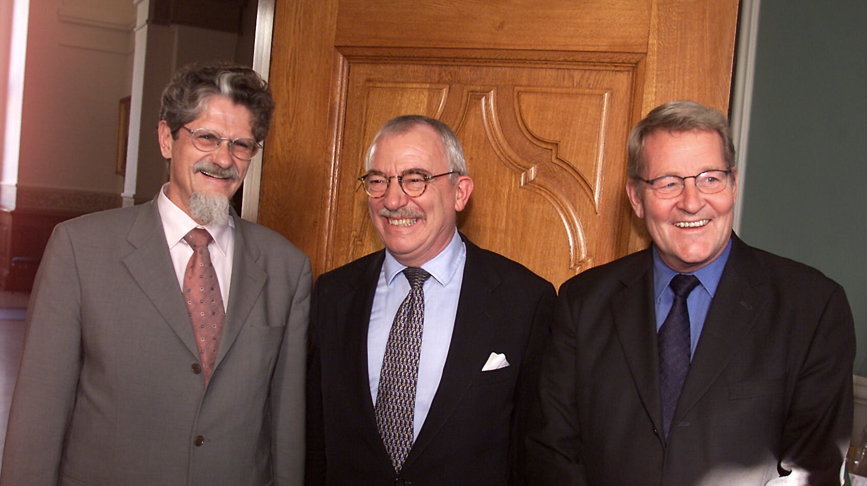 Her ses Niels Helveg Petersen (til højre) med Mogens Lykketoft og Uffe Ellemann-Jensen.