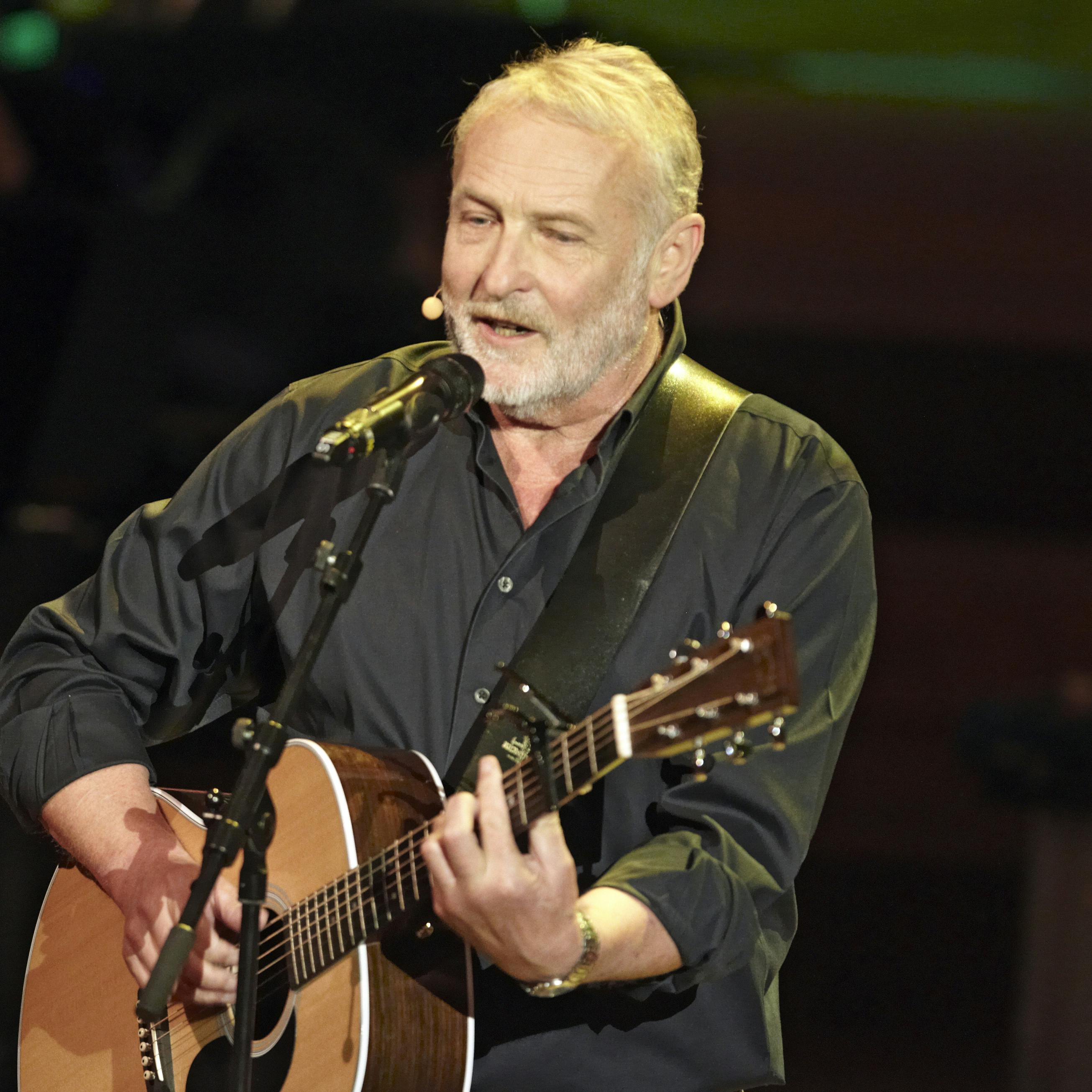 "Når lyset bryder frem" - en hyldest til den danske sangskriver i Koncerthuset i DR Byen, hvor danske kunstnere optræder. - Vært Niels Hausgaard -Dato: 22.10.2011 - Foto: Birger Storm