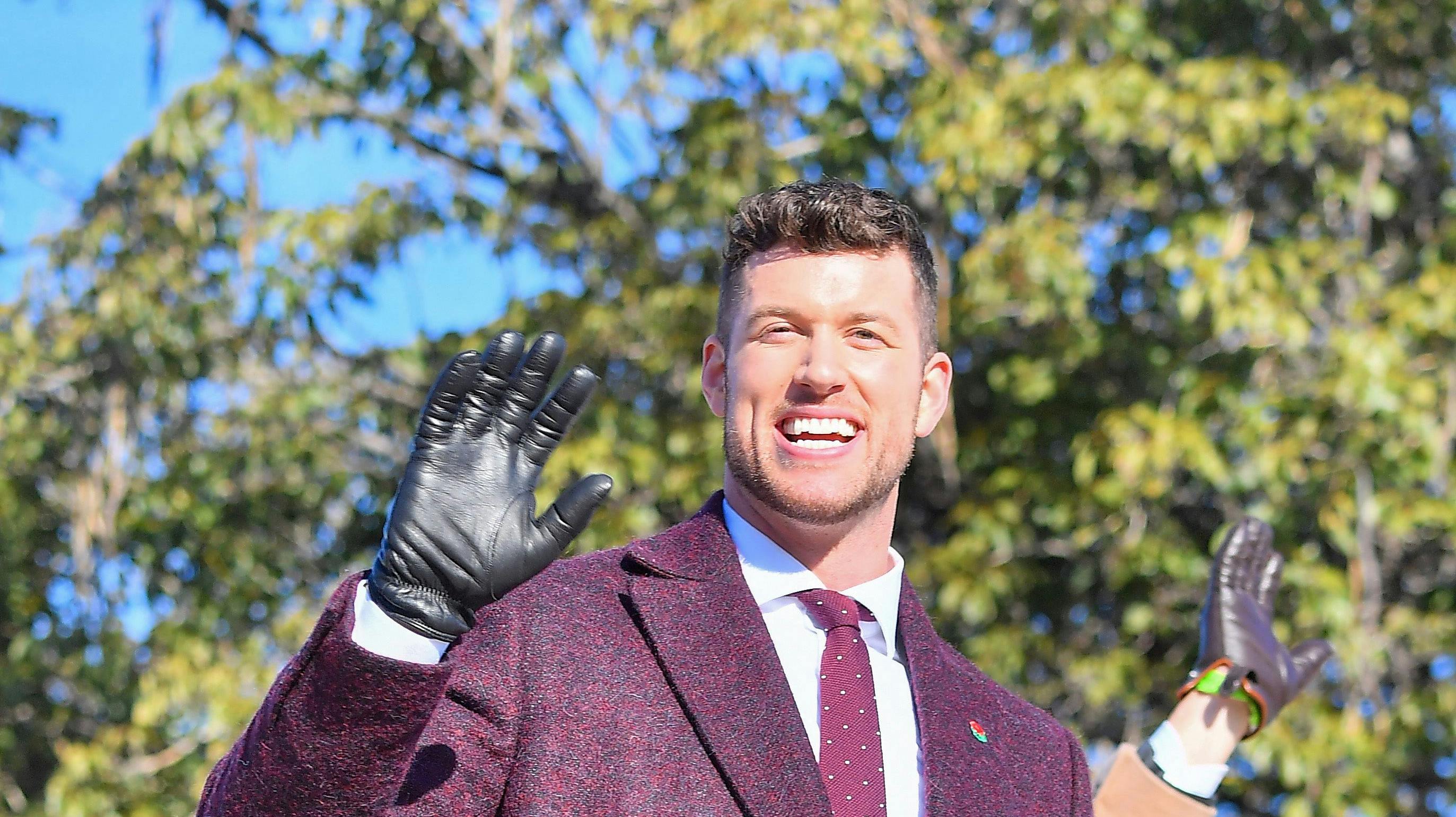 Clayton Echard afviser at være far til tvilingerne.