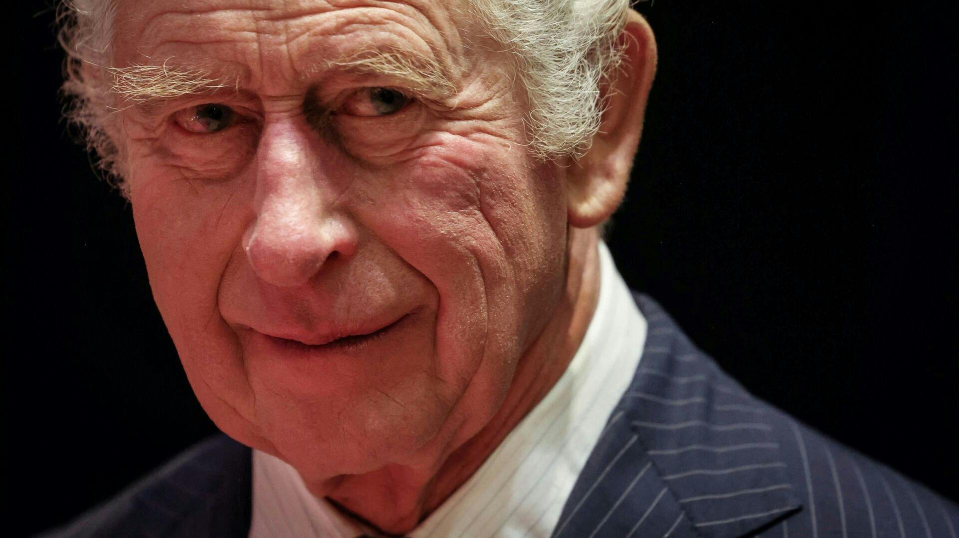 Storbritanniens kong Charles vil genoplive det venskabelige bånd mellem Storbritannien og Frankrig.