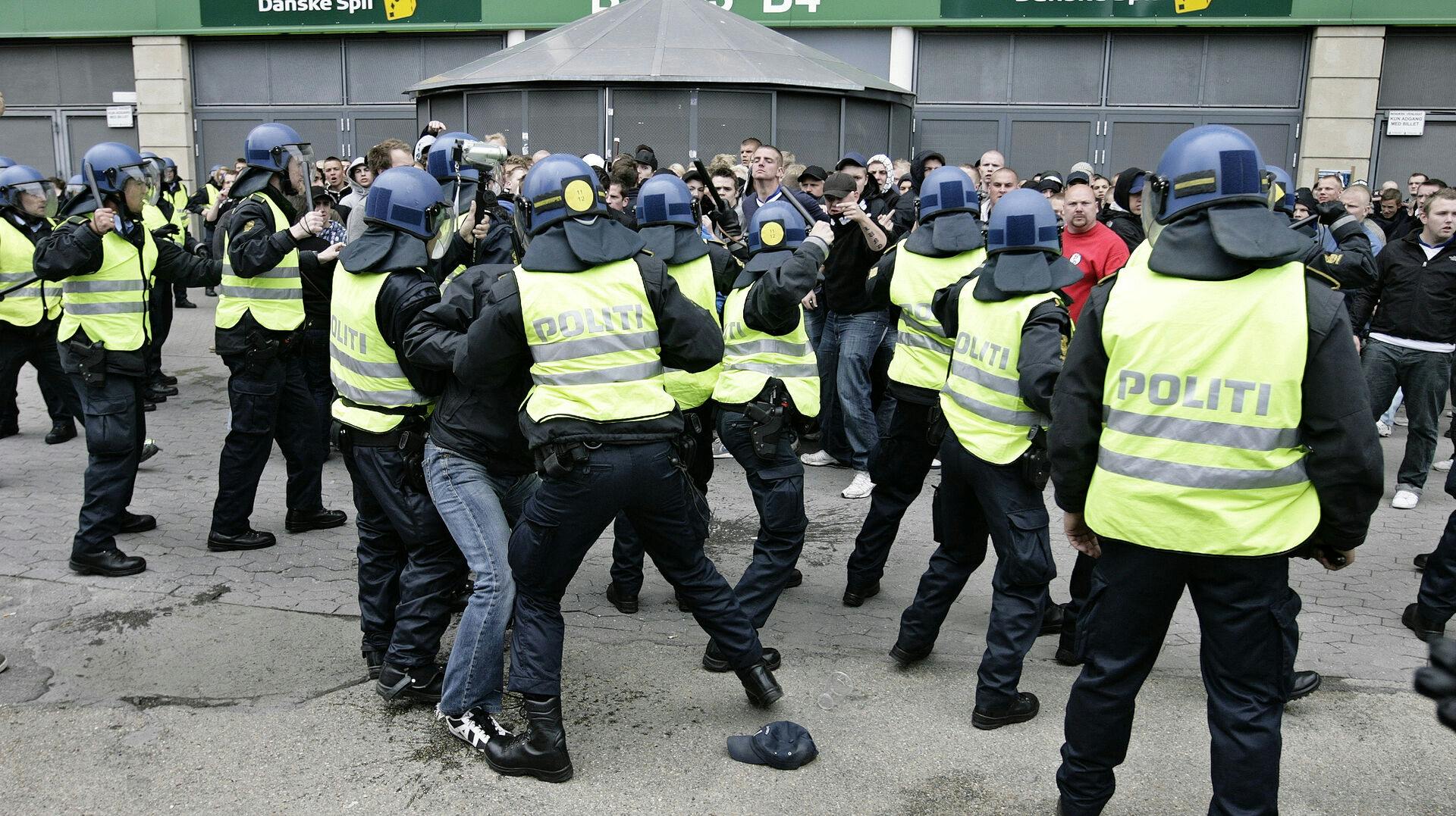 Ballade før kampen. FCK fans slås med politiet