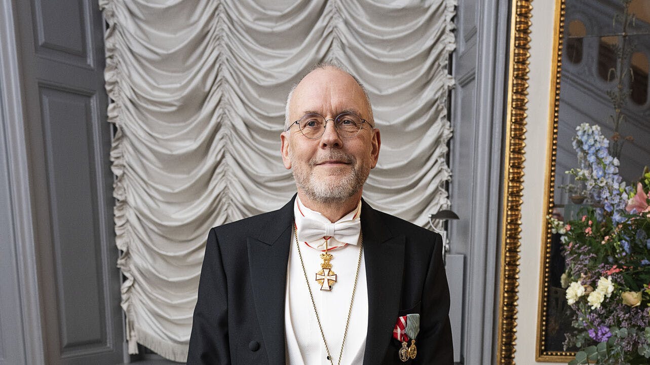 Igennem flere år har biskoppen i Aarhus, Henrik Wigh-Poulsen, og hans kontorchef brugt kirkens penge på at købe klippekort til vandflyveren, der flyver mellem Aarhus og København.