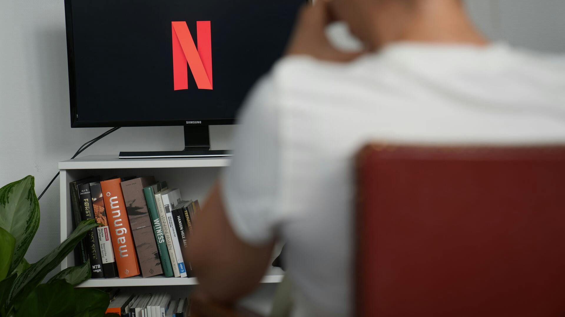 Streamingtjenesten Netflix på en skærm tirsdag den 18. juli 2023. Regeringen og forligspartierne har lavet en medieaftale, hvor streamingtjenester skal betale procenter af deres omsætning i skat.. (Foto: Thomas Traasdahl/Ritzau Scanpix)