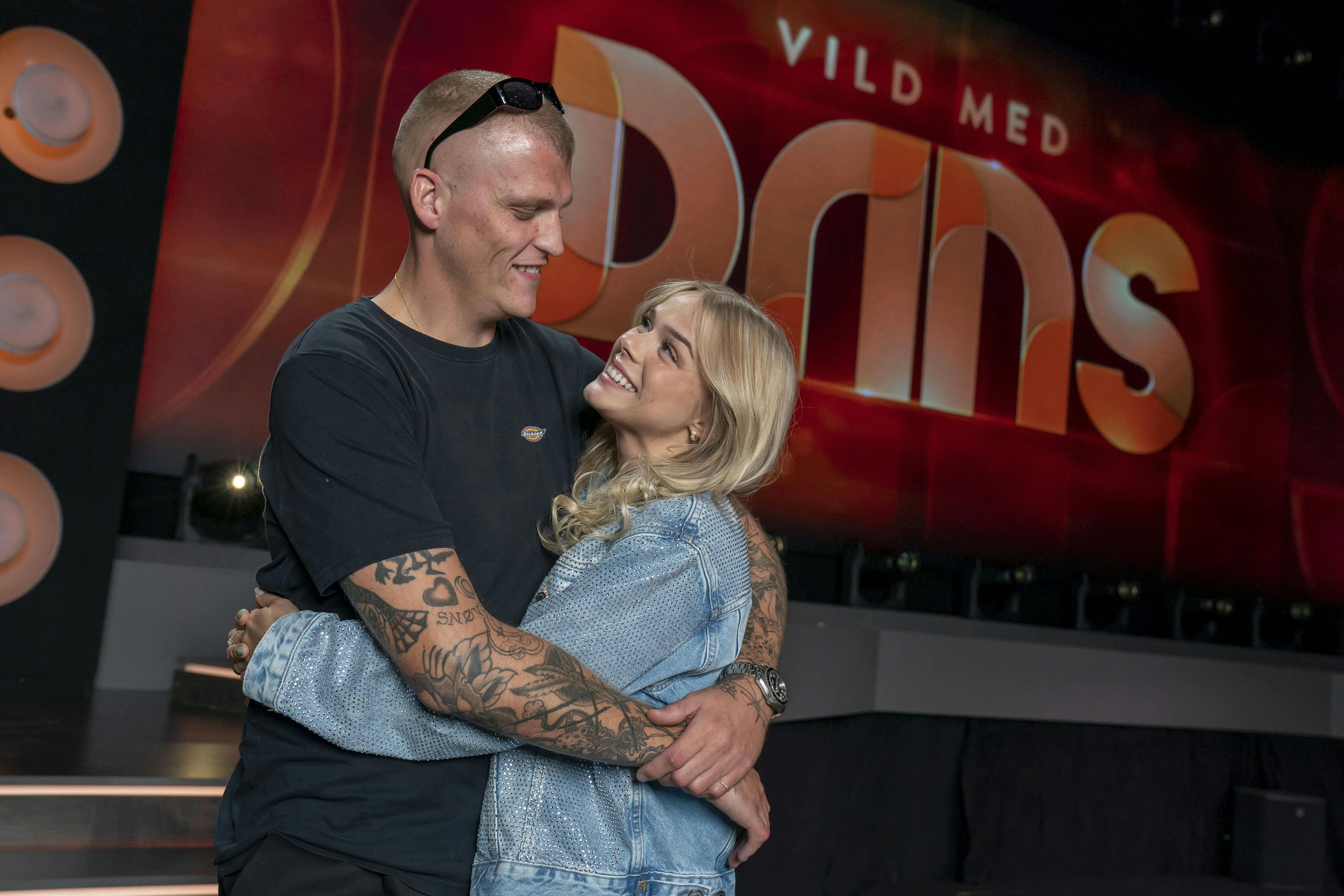 Sebastian Bull har netop udgivet sin 3. single. Sangen "Når En Dansker Danser" kommer på gaden samme dag som han får debut på "Vild med dans".