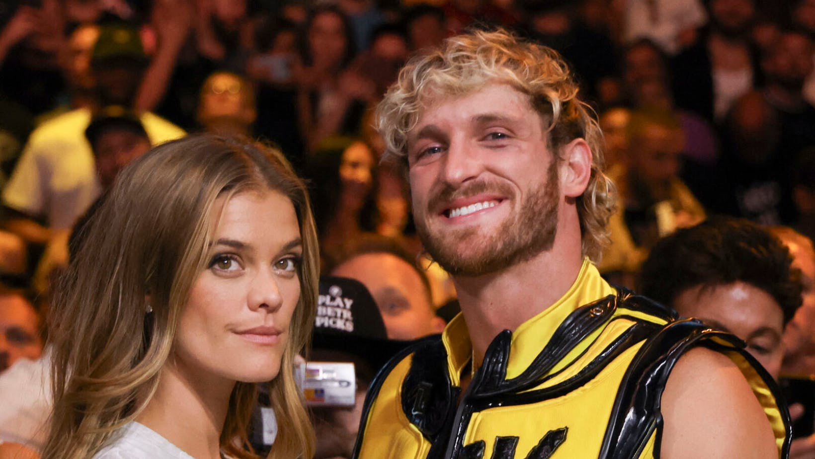 Danske Nina Agdal er forlovet med Logan Paul, der snart skal i bokseringen mod Dillon Danis.&nbsp;