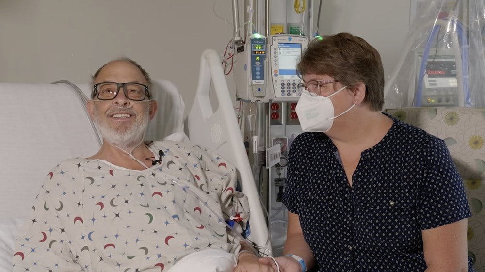 58-årige Lawrence Faucette fra USA har som blot den anden person i verden onsdag fået indopereret et svinehjerte i brystet