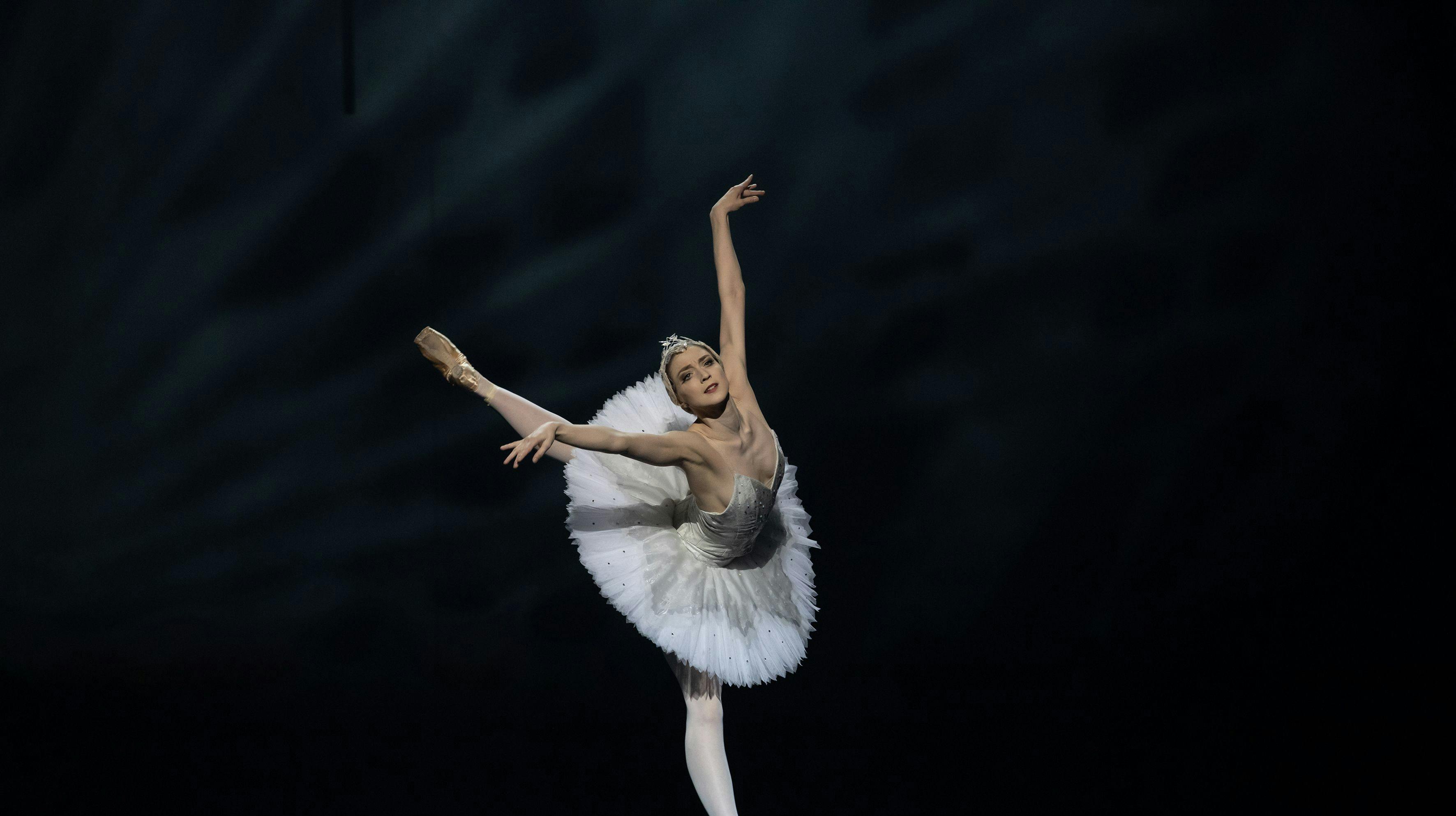 Den danske balletdanserinde Astrid Elbo har høstet priser i flere år, og nu er hun også udnævnt som solodanser på Den Kongelige Ballet 
