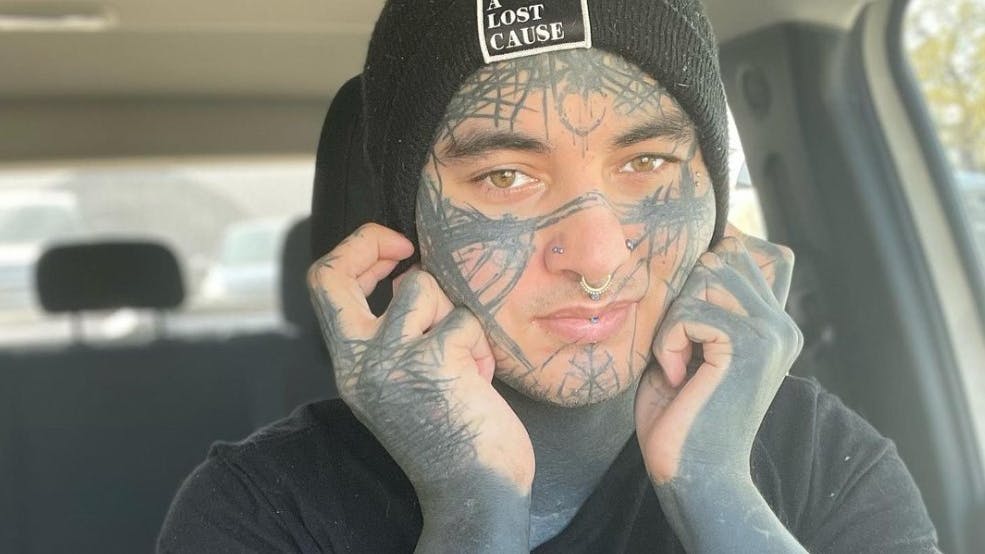 30-årige Caleb Hendrickson har på de seneste 14 år fået næsten hele kroppen tatoveret.
