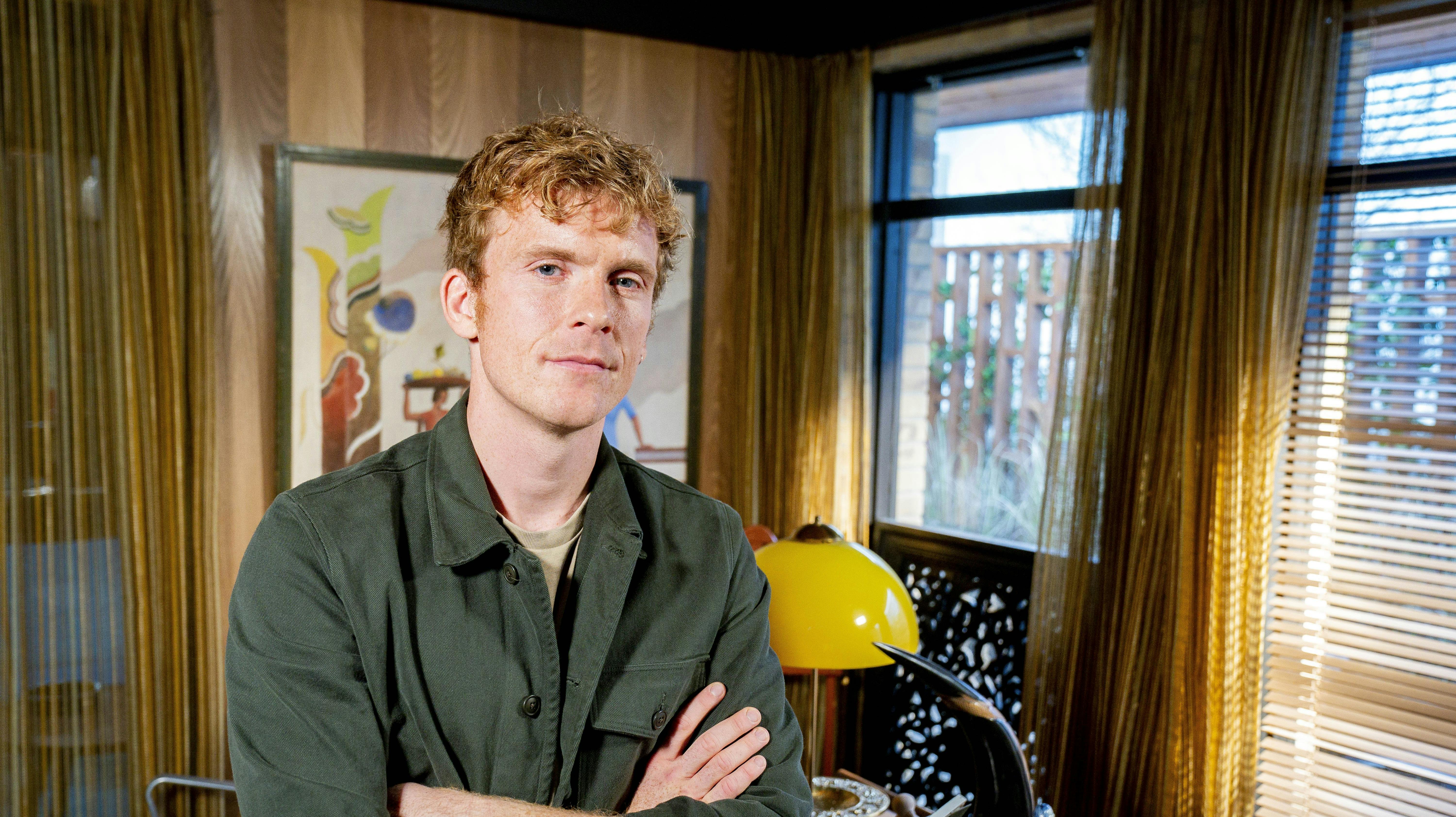 Morten Hee Andersen vender tilbage i rollen som Axel i "Carmen Curlers".