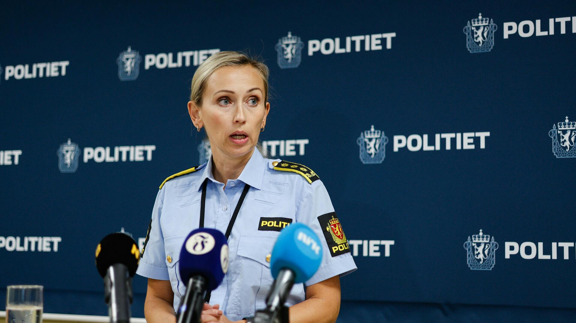 Kristiansand 20230927. Politiinspektør Cecilie Pedersen på pressekonferencen der hun sa at politiet efterforsker dødsfallet til en mor og hennes åtte år gamle datter i Vågsbygd som et dobbeltdrap. Foto: Tor Erik Schrøder / NTB