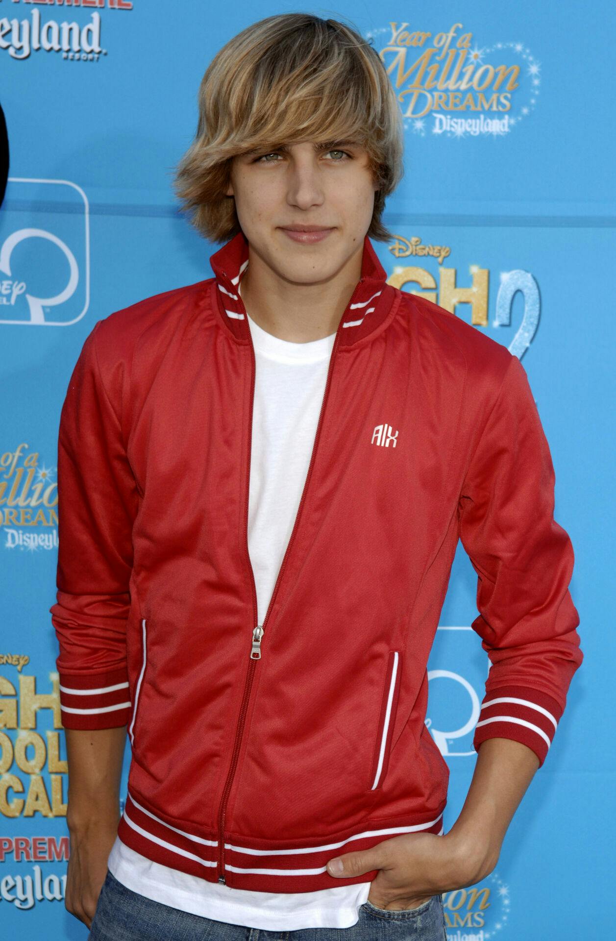 Actor Cody Linley arrives to the premiere of "High School Musical 2" at Disneyland in Anaheim, Calif., Tuesday Aug. 14, 2007. (AP Photo/Chris Pizzello)