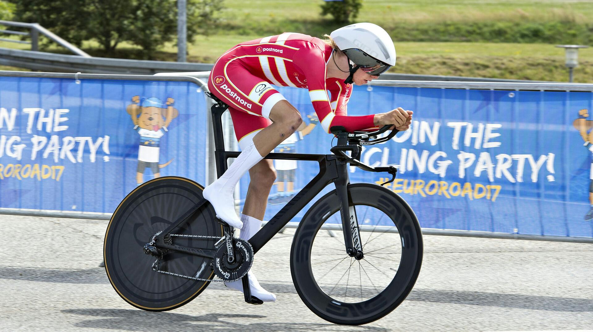 Den 23-årige danske cykelrytter Jacob Hindsgaul stopper karrieren på grund af vedvarende problemer med sit venstre ben.