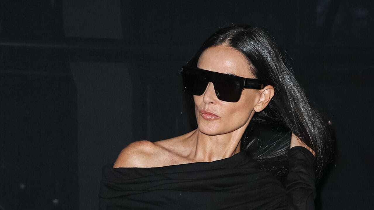 Her er en sløret version af, hvordan det gik en smule galt for Demi Moore med outfittet forleden.