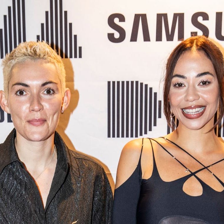 Når lejligheden bliver solgt, kappes alle økonomiske bånd mellem Freja Kirk og Sus Wilkins.