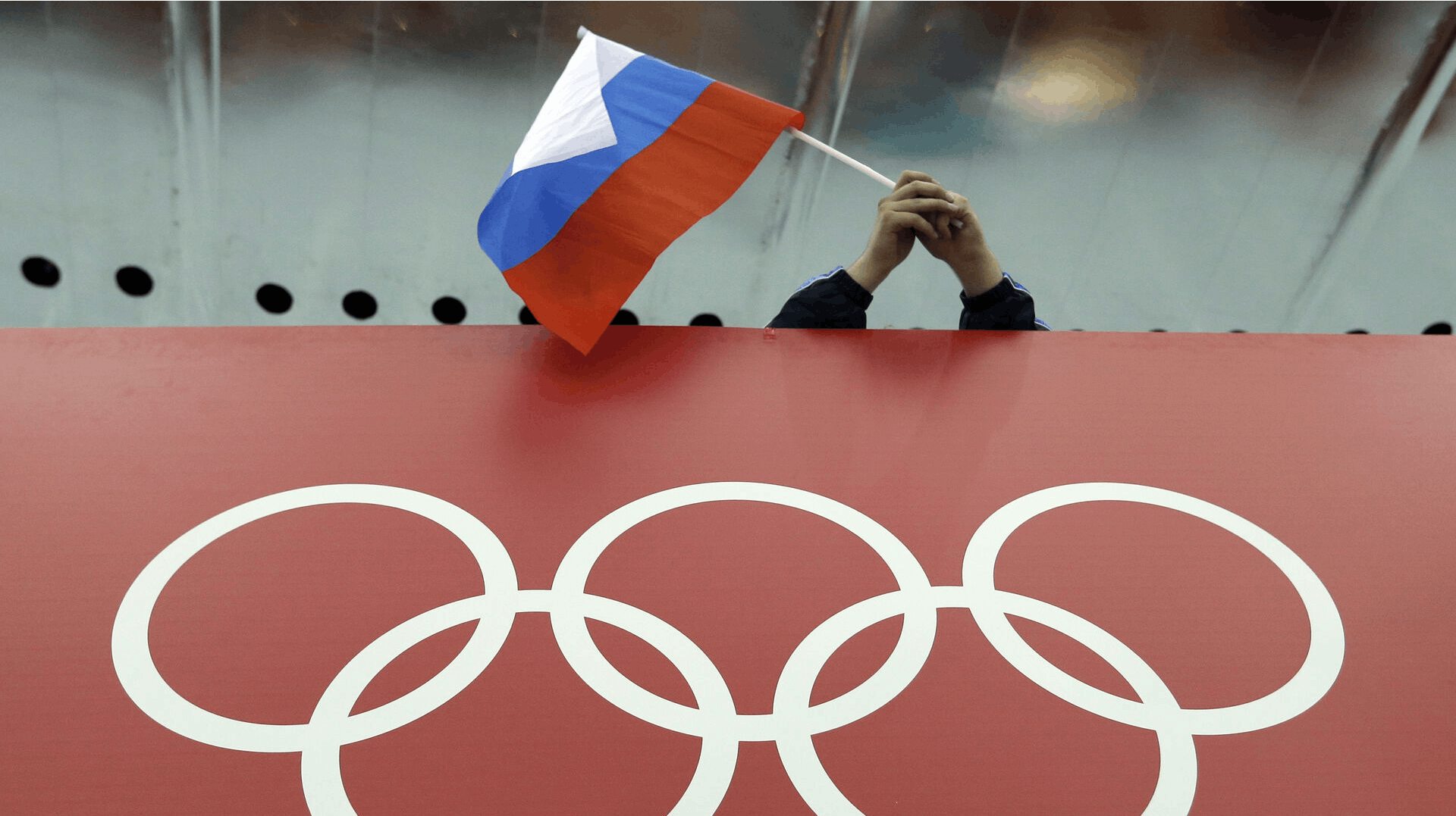De rusisske paraatleter er velkomne i Paris, men deres flag skal fortsat blive hjemme. 