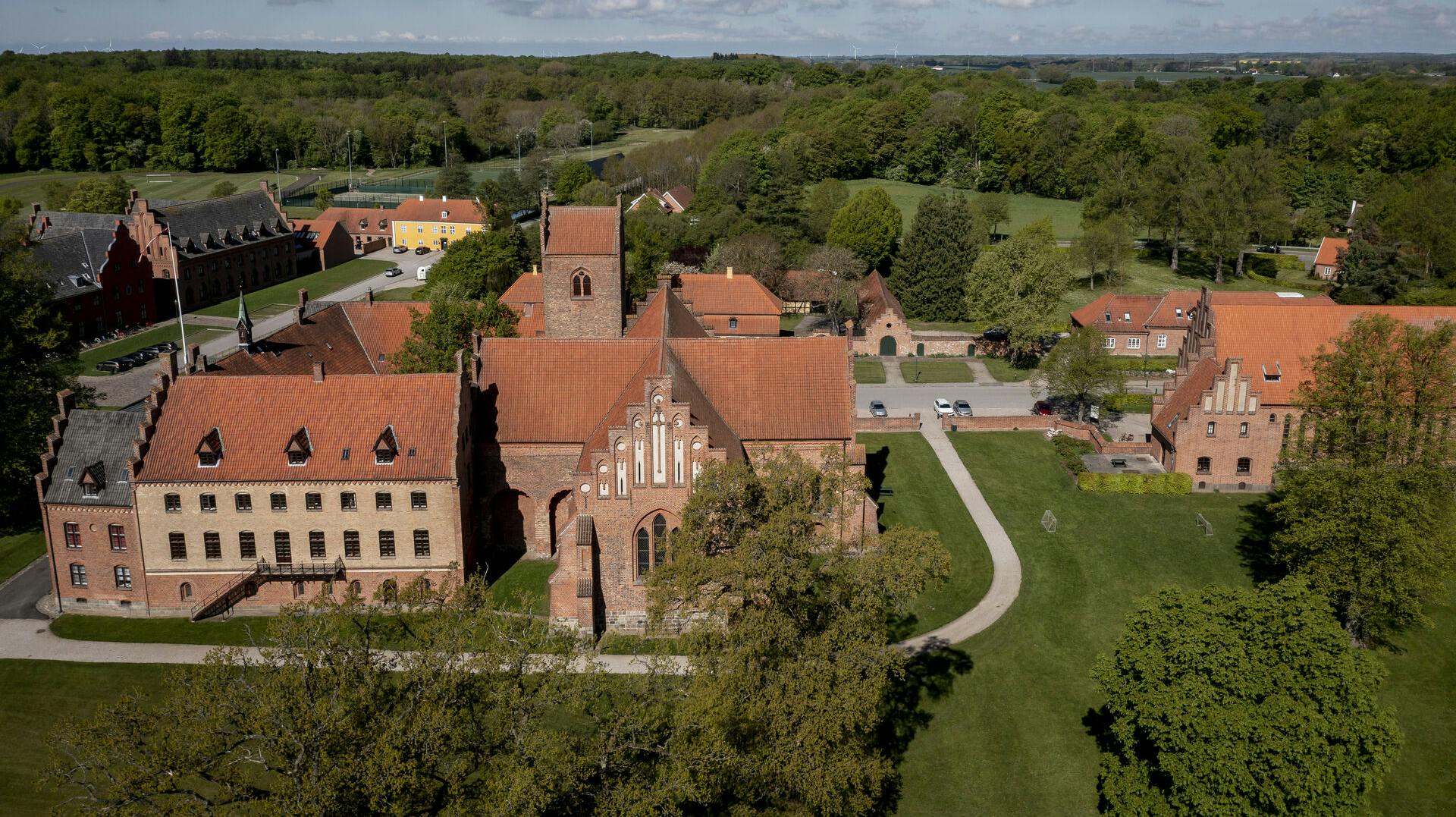 Herlufsholm Kostskole har de seneste år været omdrejningspunktet i flere møgsager - nu kan en politisag være på vej.
