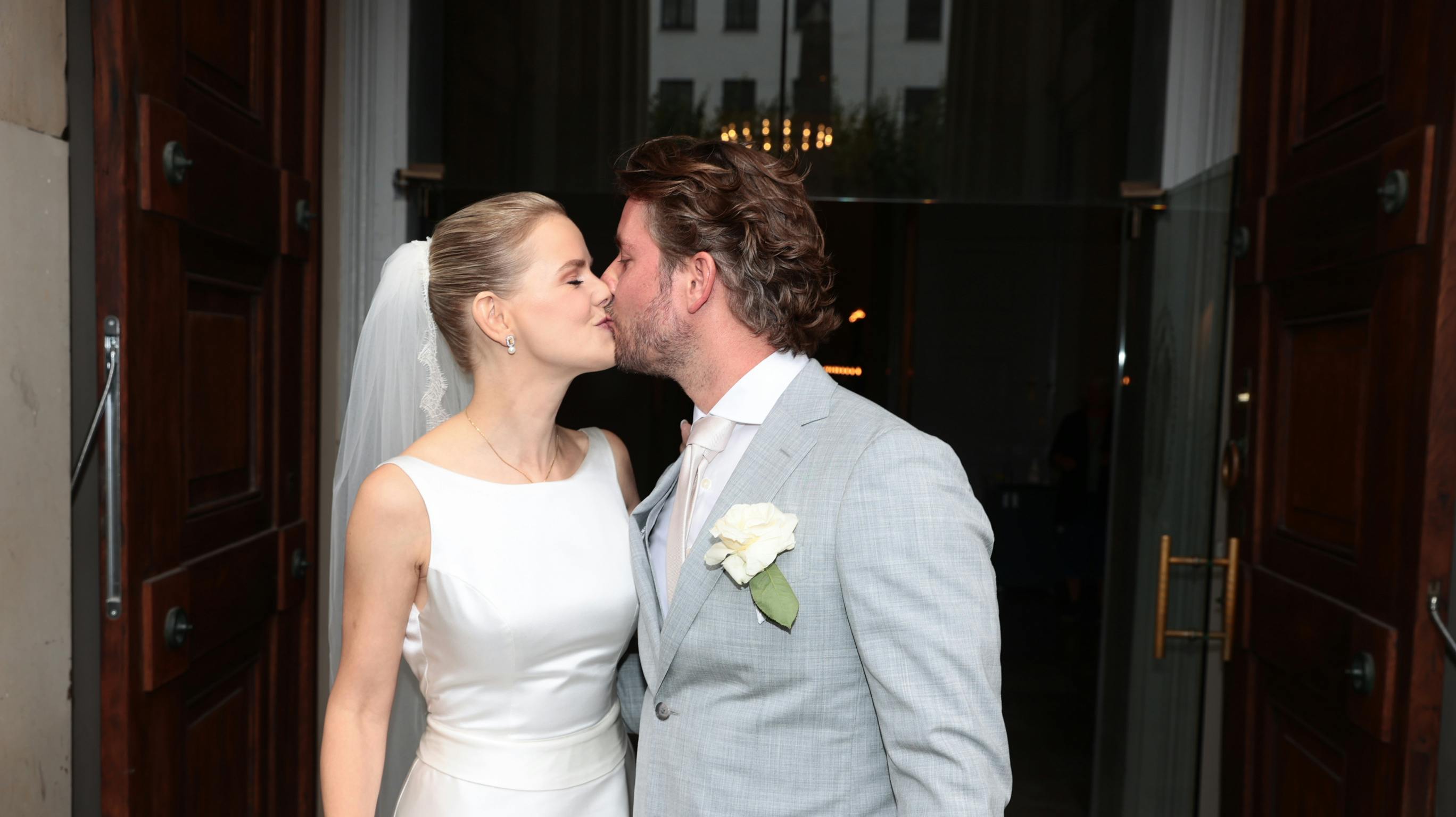 Julie Zangenberg, 34, med sin stjernekok - og nu husbond - Andreas Bagh.