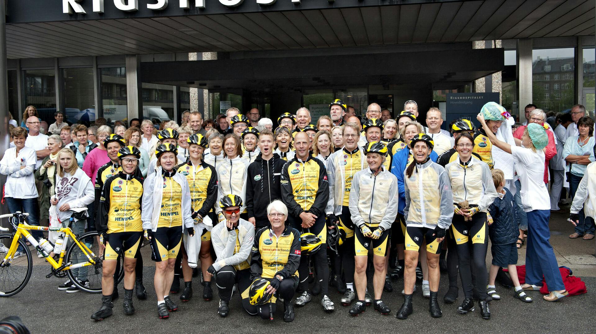 Her ses Team Rynkeby, der tager afsted fra Rigshospitalet mod Paris, helt tilbage i 2011. 