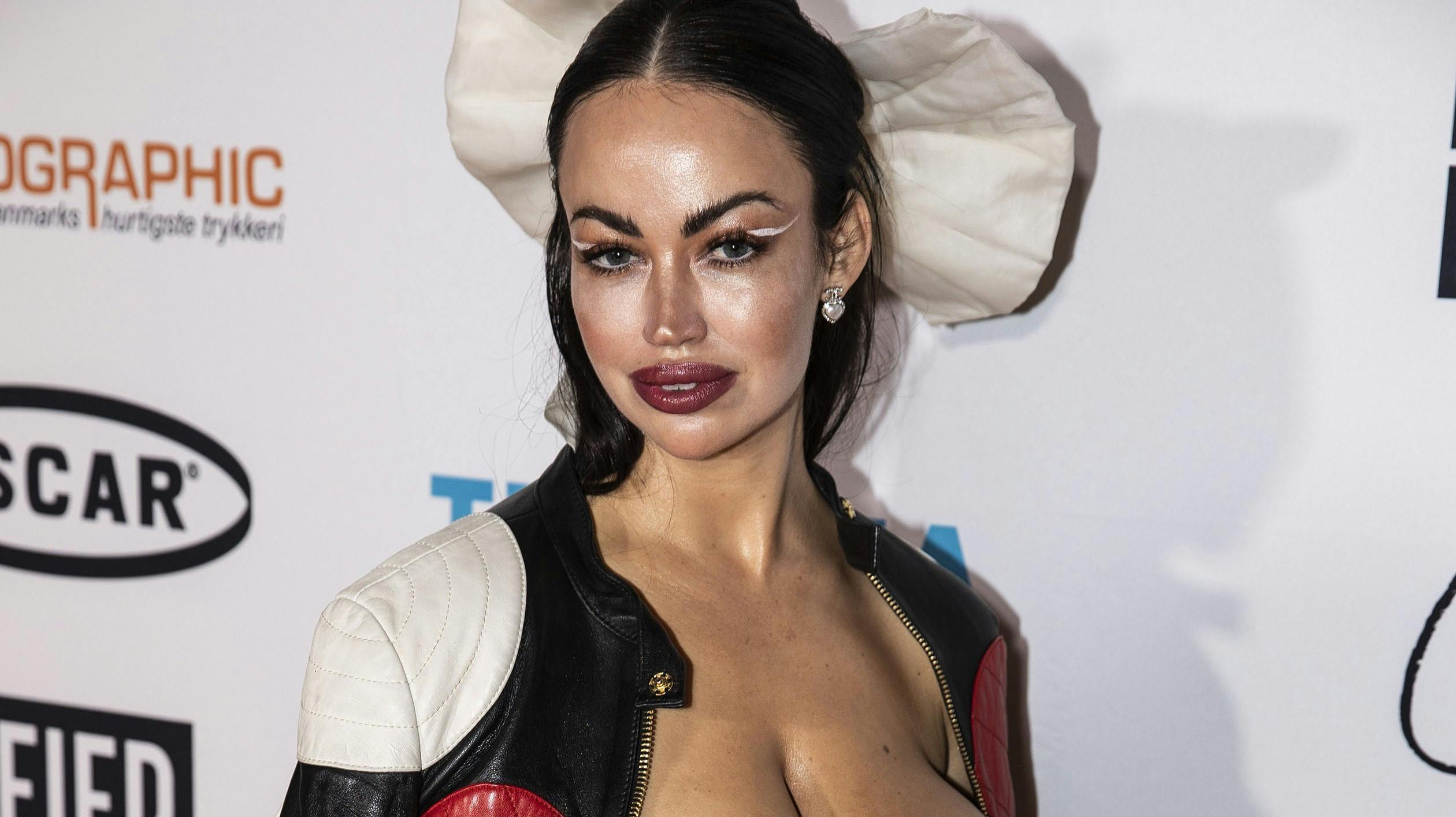 Aura Dione vil fokusere fuldt ud på sin lille familie den kommende tid. 