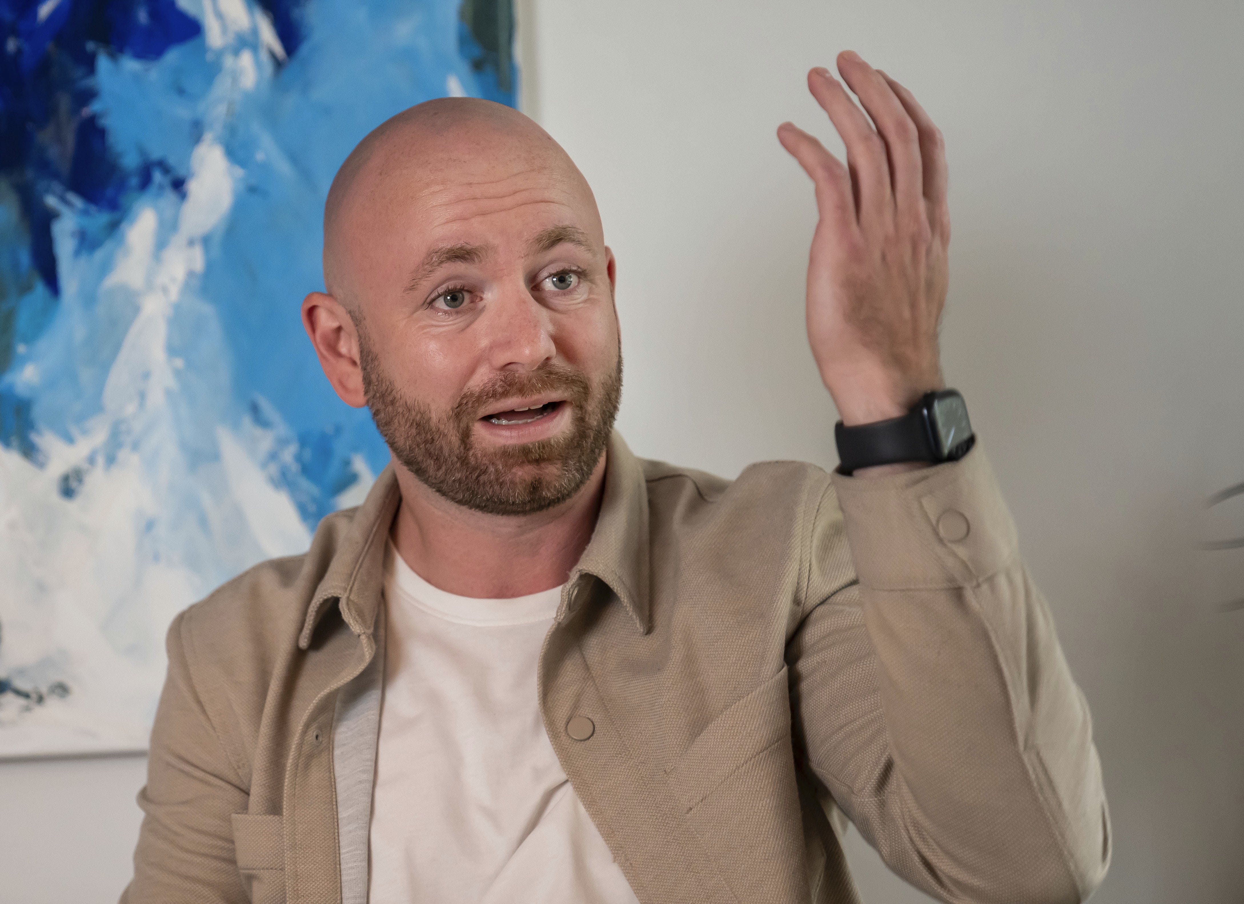 Michael er født i Roskilde, men flyttede som etårig til Herning på grund af faderens arbejde. Da Michael var syv år gammel, flyttede familien til Vejle, hvor han tilbragte sine barndoms- og ungdomsår.