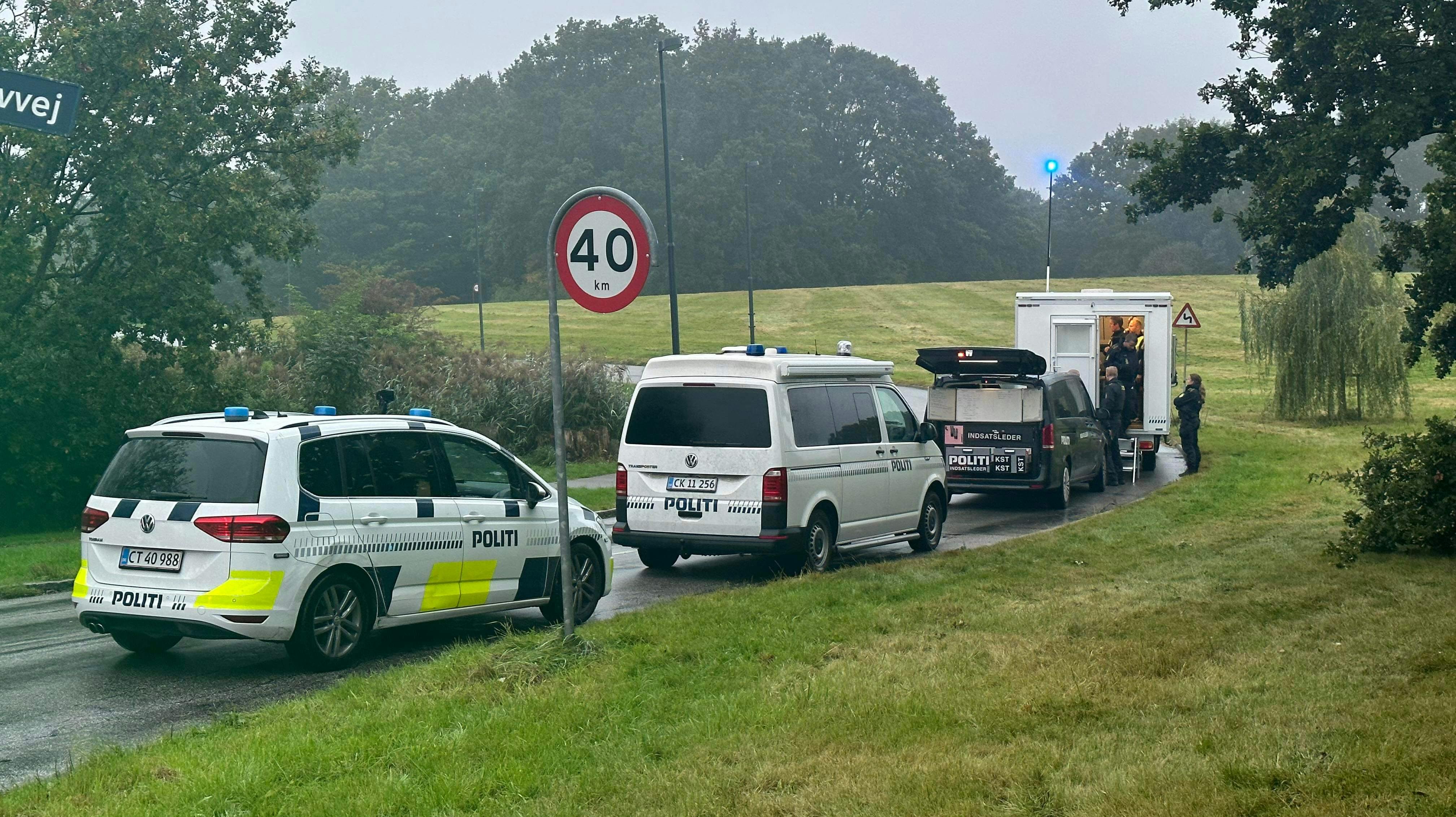 Politiet er lige nu til stede i Brønshøj.