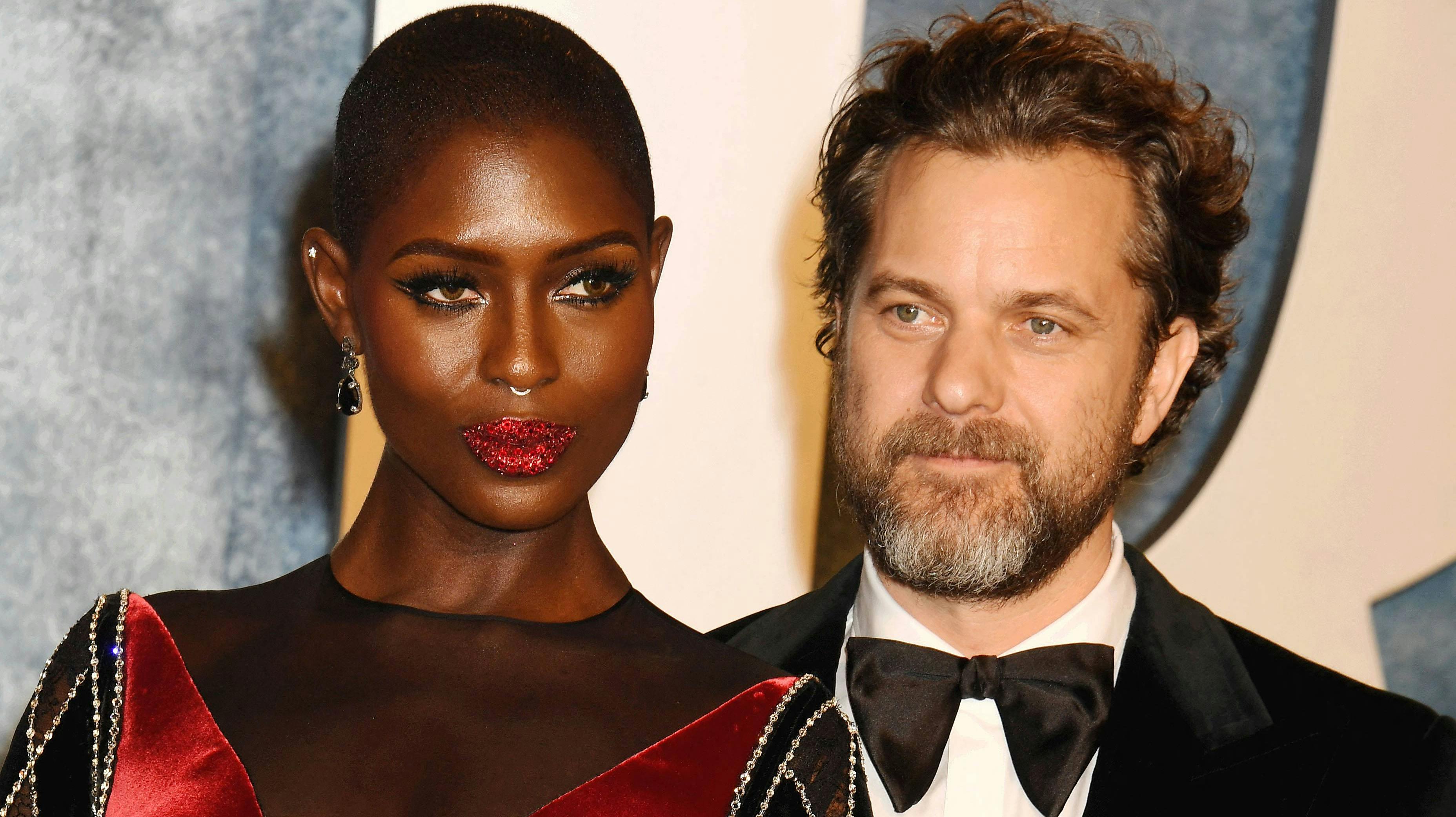 Jodie Turner-Smith og Joshua Jackson har været gift i næsten fire år, men nu er ægteskabet slut.