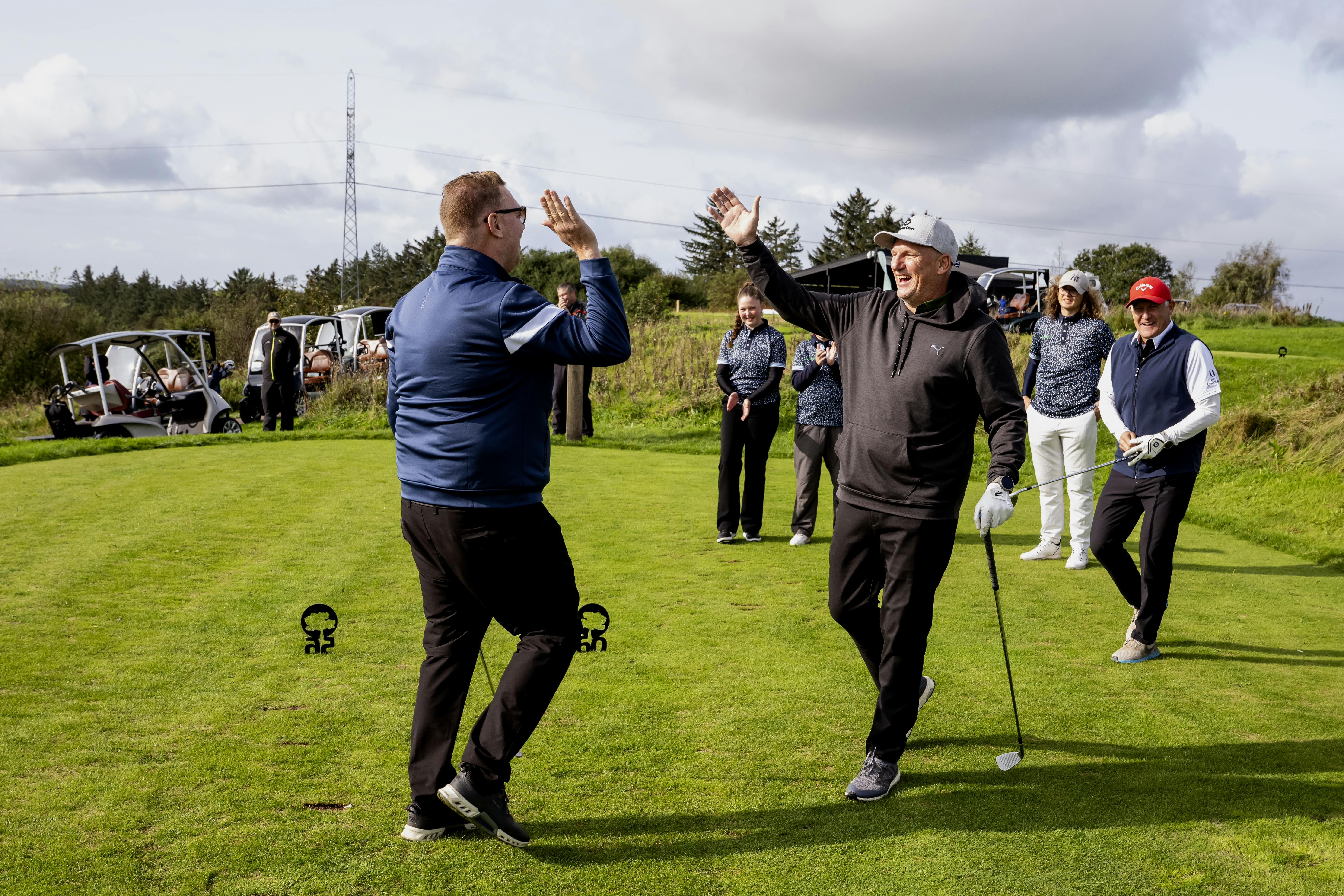 Der er grund til at give high-fives for 51-årige Nikolaj Jacobsen.