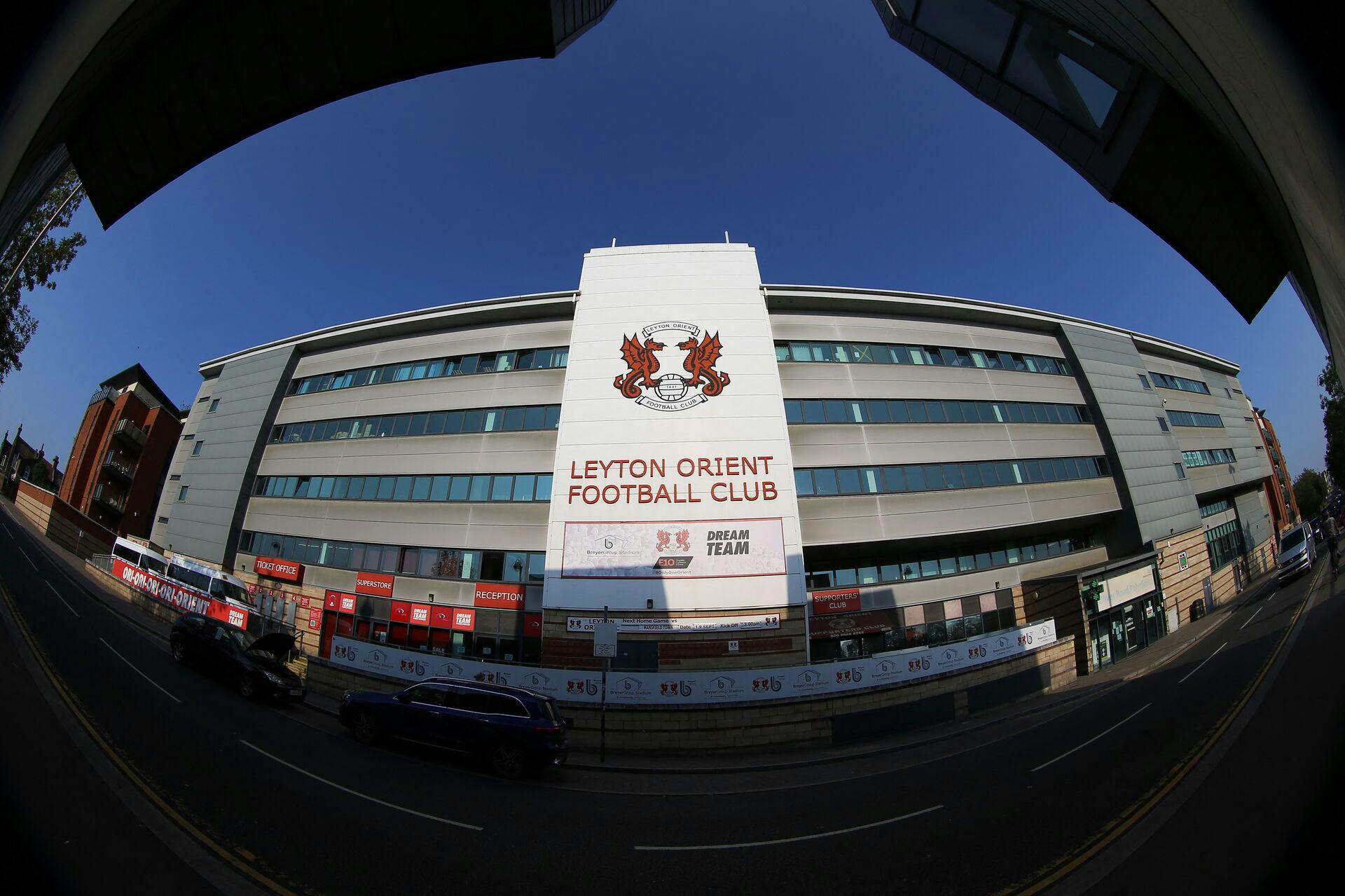 Leyton Orient har takket klubbens fans for deres hurtige og tapre indsats.