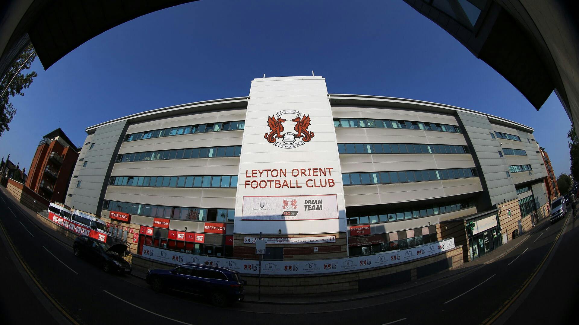 Leyton Orient har takket klubbens fans for deres hurtige og tapre indsats.