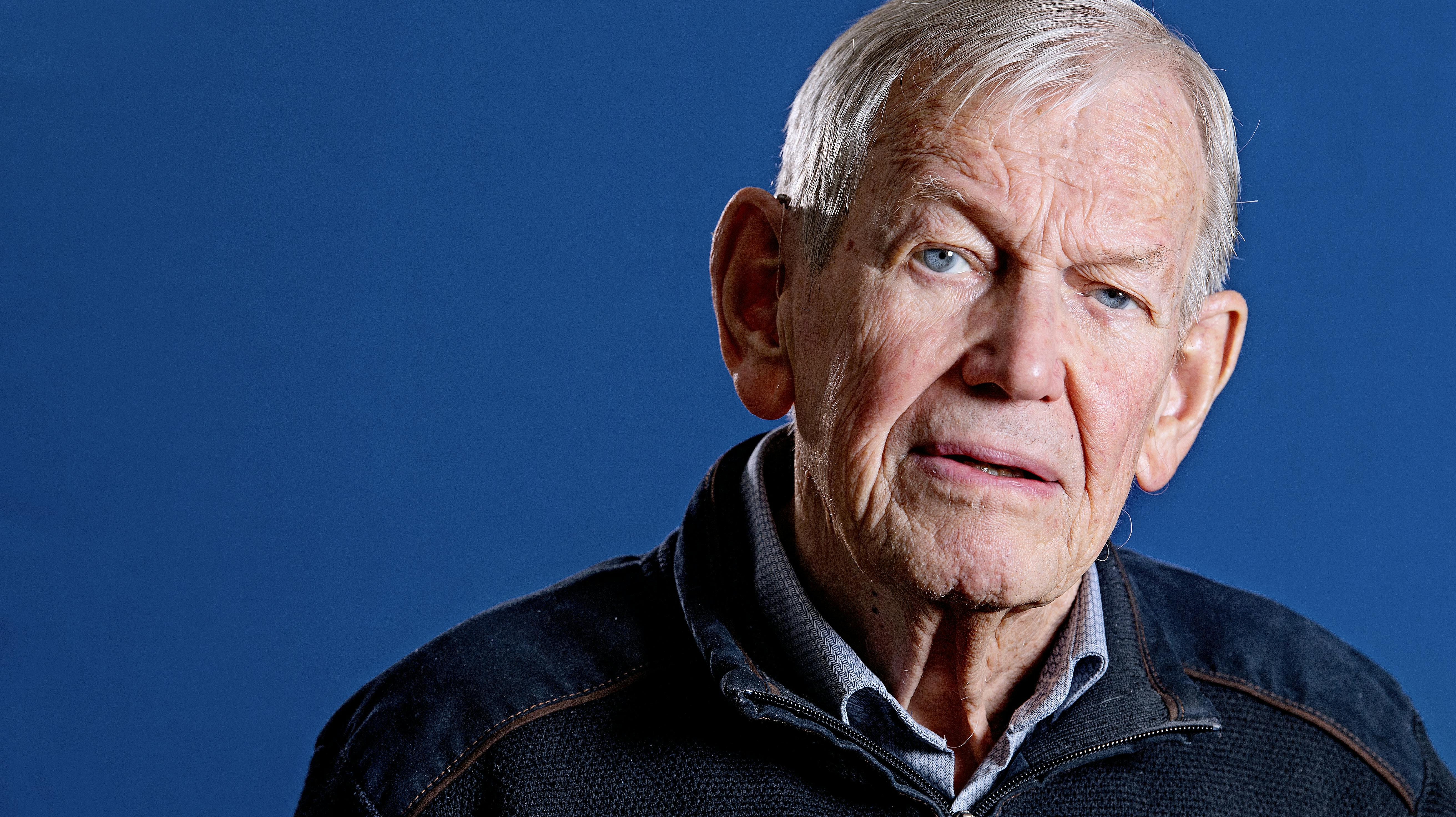 Jørn Carlo Hjorting, tidligere radio- og tv-vært, der er særlig kendt for i mange år at være vært i radioprogrammet De ringer, vi spiller, fylder 90.