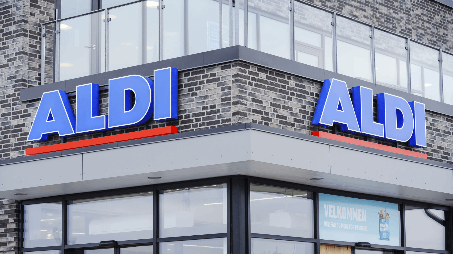 Seks Aldi-butikker har sidste åbningsdag i dag torsdag den 5. oktober. Senere i oktober lukker 30 yderligere Aldi-butikker landet over.