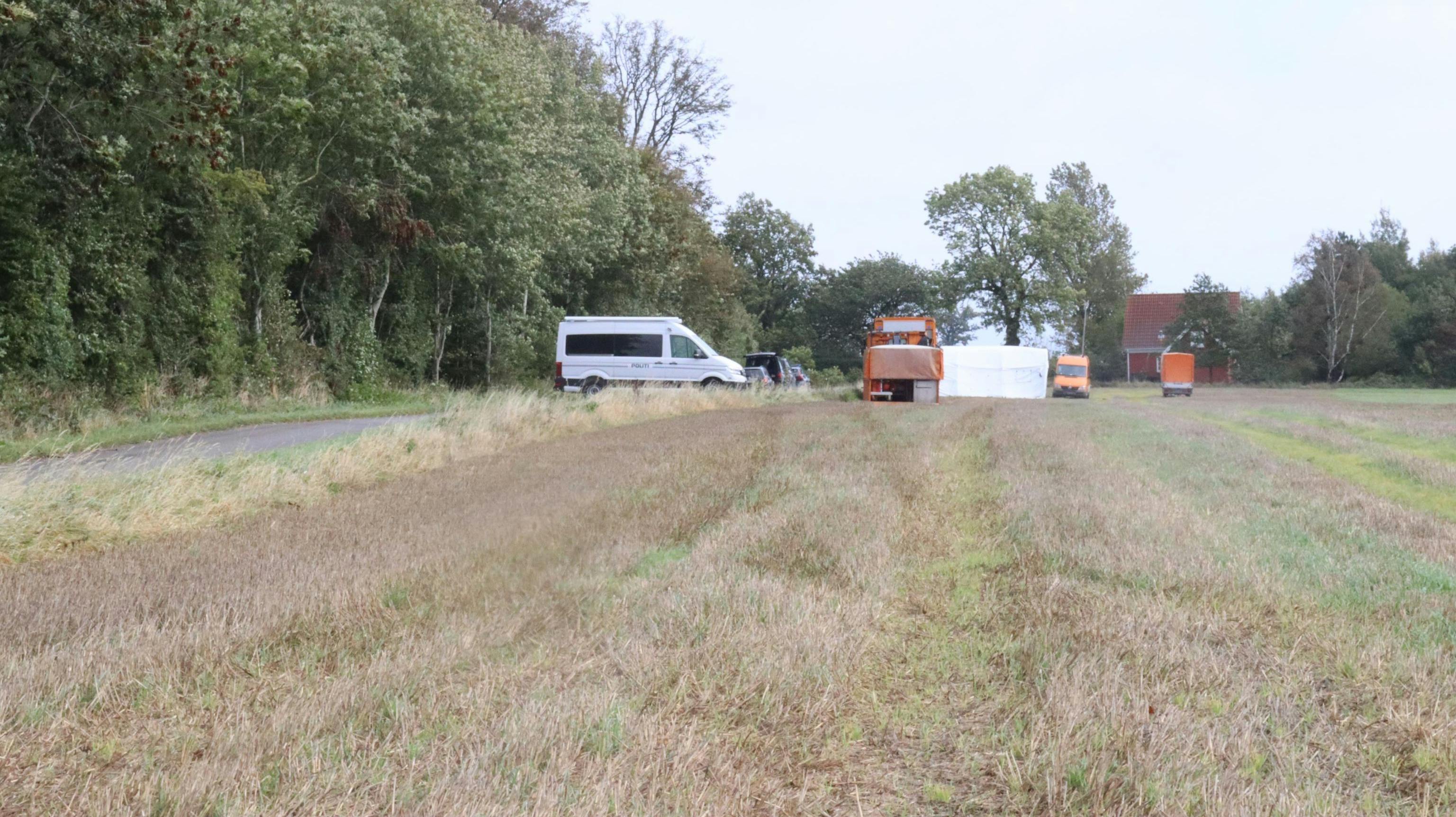 Politi, Beredskabsstyrelsen og Hjemmeværnet til stede på Gadegårdsvej i Nexø på Bornholm.