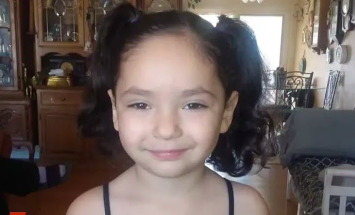 Zoey blev bare fem år