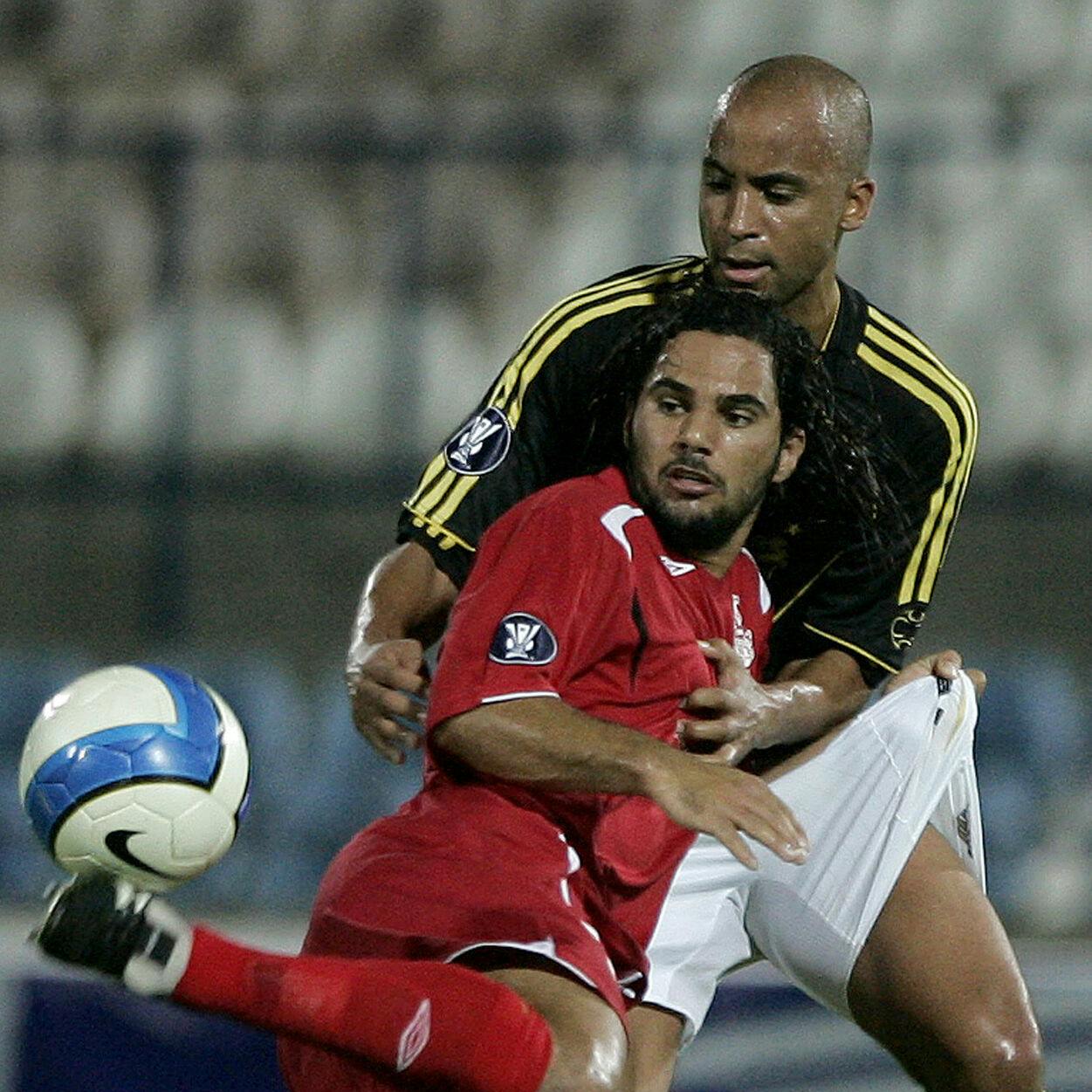 Lior Asulin blev 43 år gammel. Det er ham, der spiller i rød på billedet.