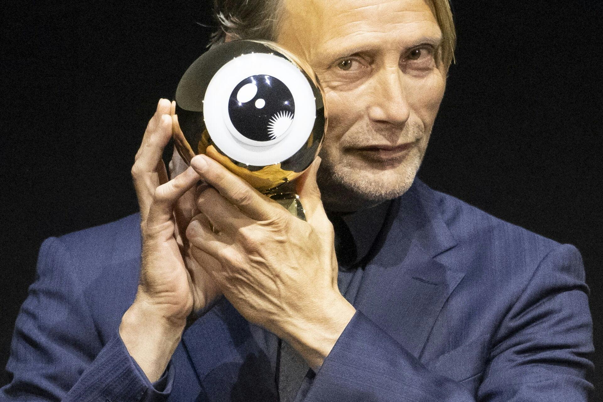 Mads Mikkelsen fik Golden Eye-prisen med hjem, da han tidligere på ugen gæstede Zurich Film Festival.