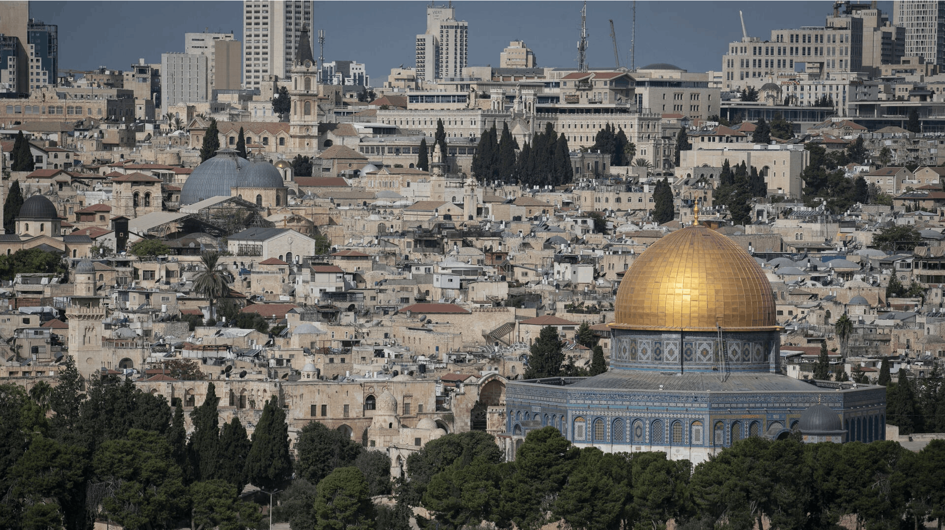 En dansk skoleklasse er lige nu fanget i Jerusalem.