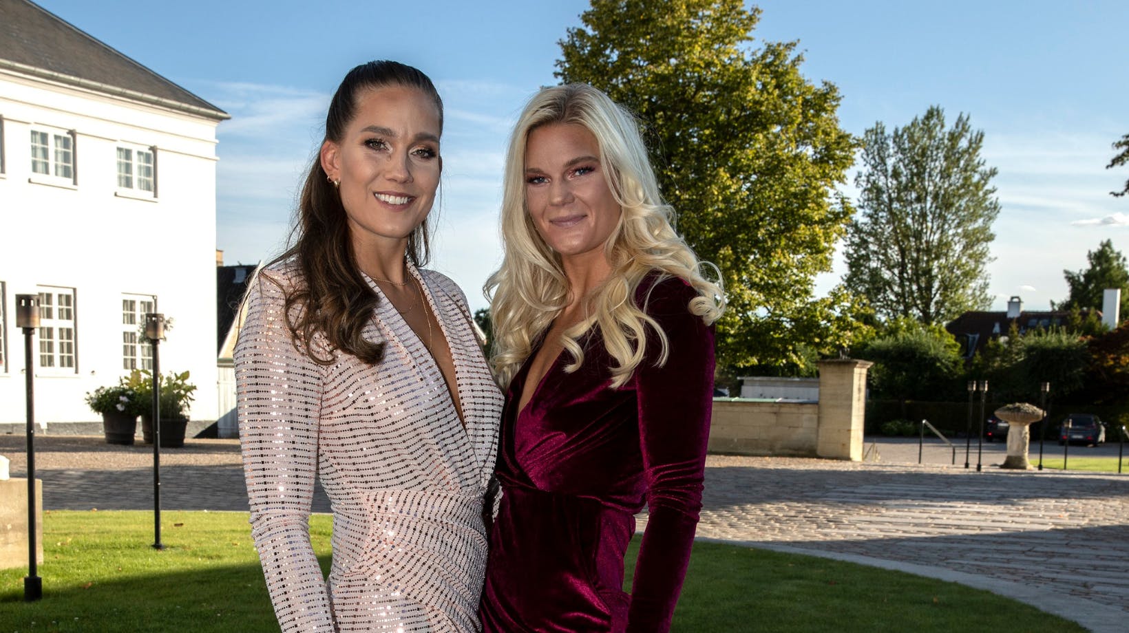 Cathrine Laudrup-Dufour (til venstre) snakker ikke længere med sin far. 