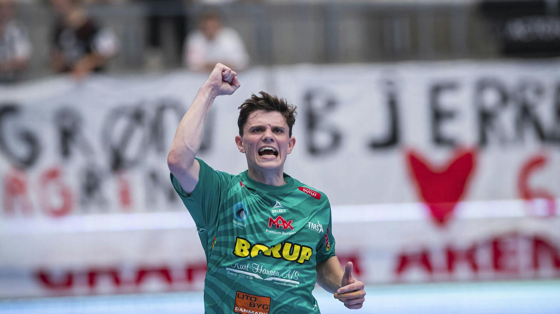  Emil La Cour er tvunget til at stoppe på eliteplan. 