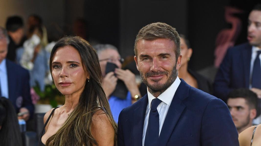 Der har både været medgang og modgang for Victoria og David Beckham, siden de blev gift i 1999. Alligevel har de klaret sig igennem det hele, og kan til næste år fejre sølvbryllup.