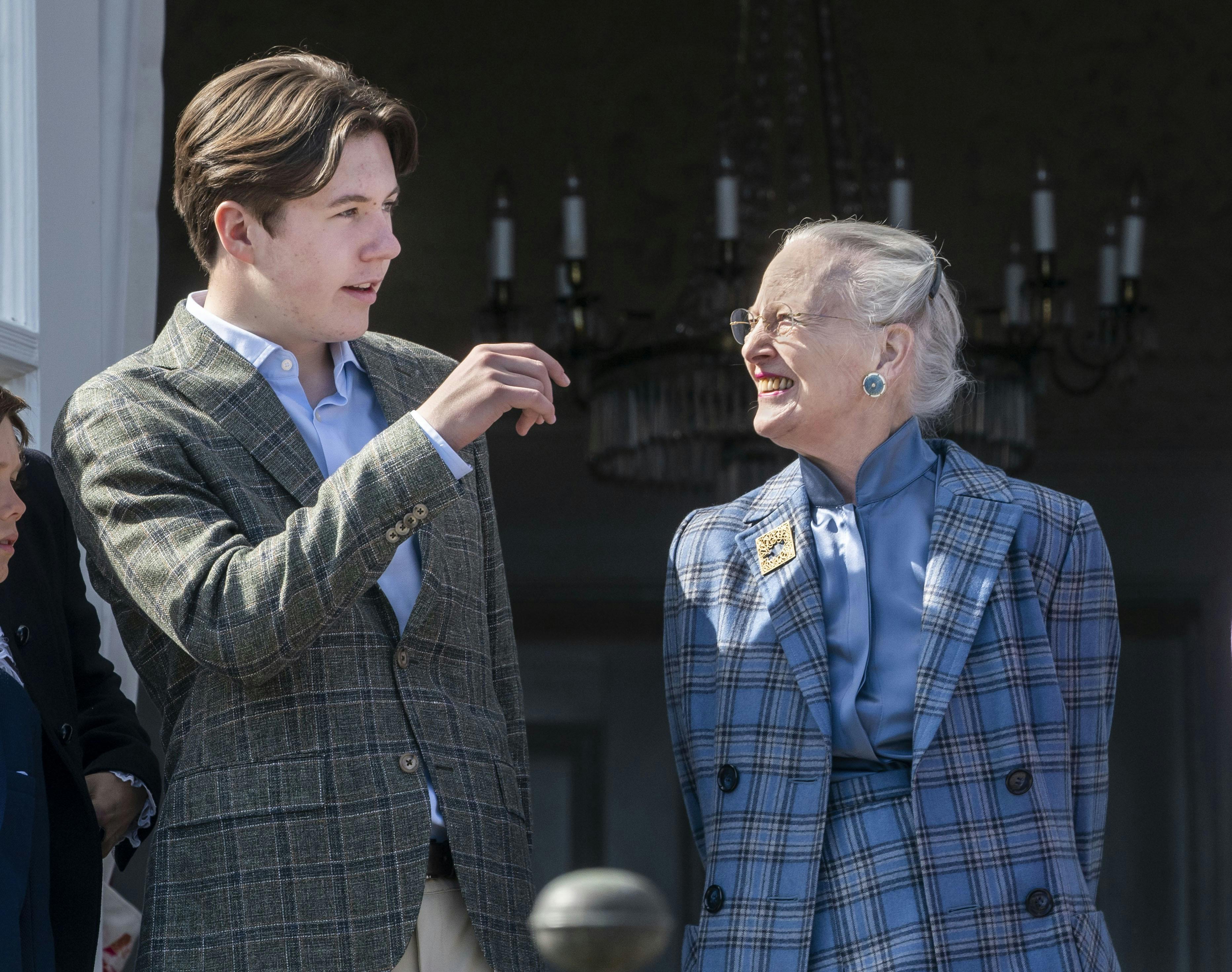 Selv om festen er til ære for Christian, er det formelt dronning Margrethe, 83, der er vært – og også hende, der bestemmer.