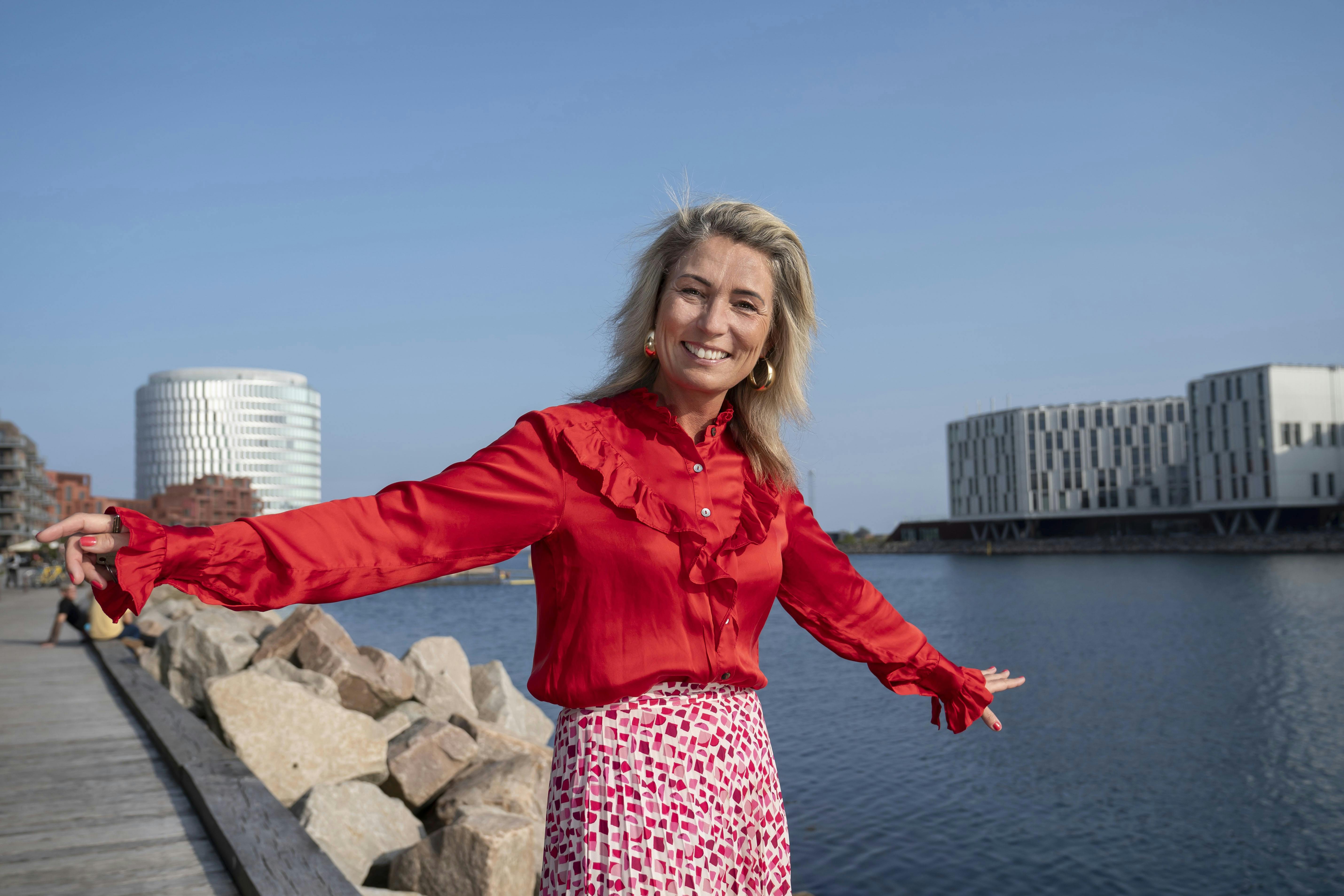 ”Gift ved første blik” er ikke det eneste tv-­program, Pernille har medvirket i. I 2006 deltog hun nemlig i quizprogrammet ”1 mod 100” med Peter Schmeichel som vært, hvor hun vandt 150.000 kr. til sit bryllup året efter.