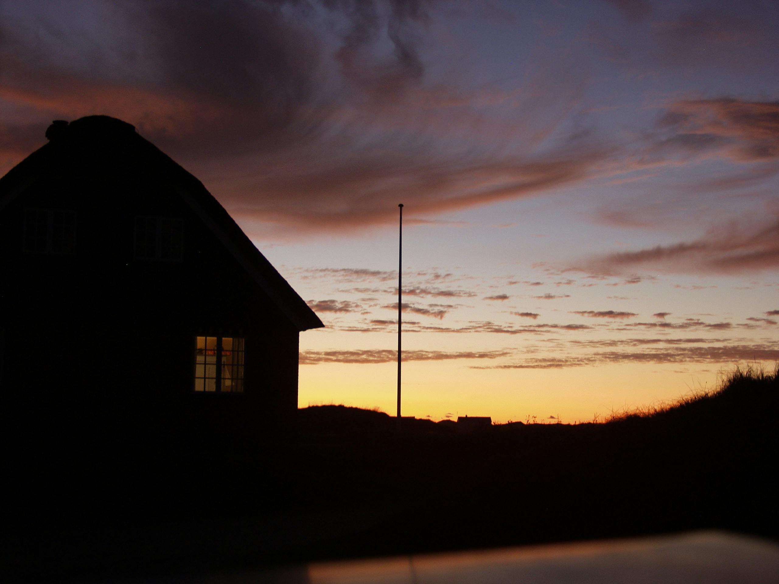 Der var ingen grund til at snakke om nattefrost natten til onsdag. Flere steder i Danmark oplevede i nat de varmeste temperaturer for en oktobernat i mange år.&nbsp;