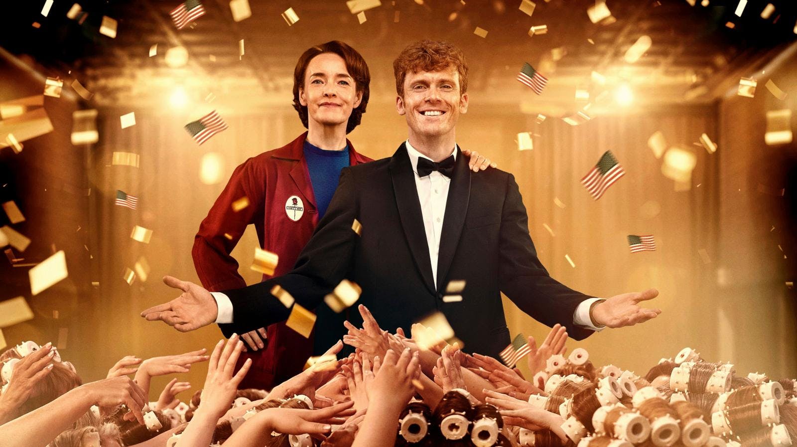 Skuespilleren er tilbage i rollen som iværksætteren Axel Byvang i DR’s ”Carmen Curlers” over for bl.a. Maria Rossing, 47, som spiller Birthe Windfeld. – Det er superfedt at spille ham. Han er en utrolig kompleks karakter at lave. Han har mange sider, mange hemmeligheder og en høj energi.