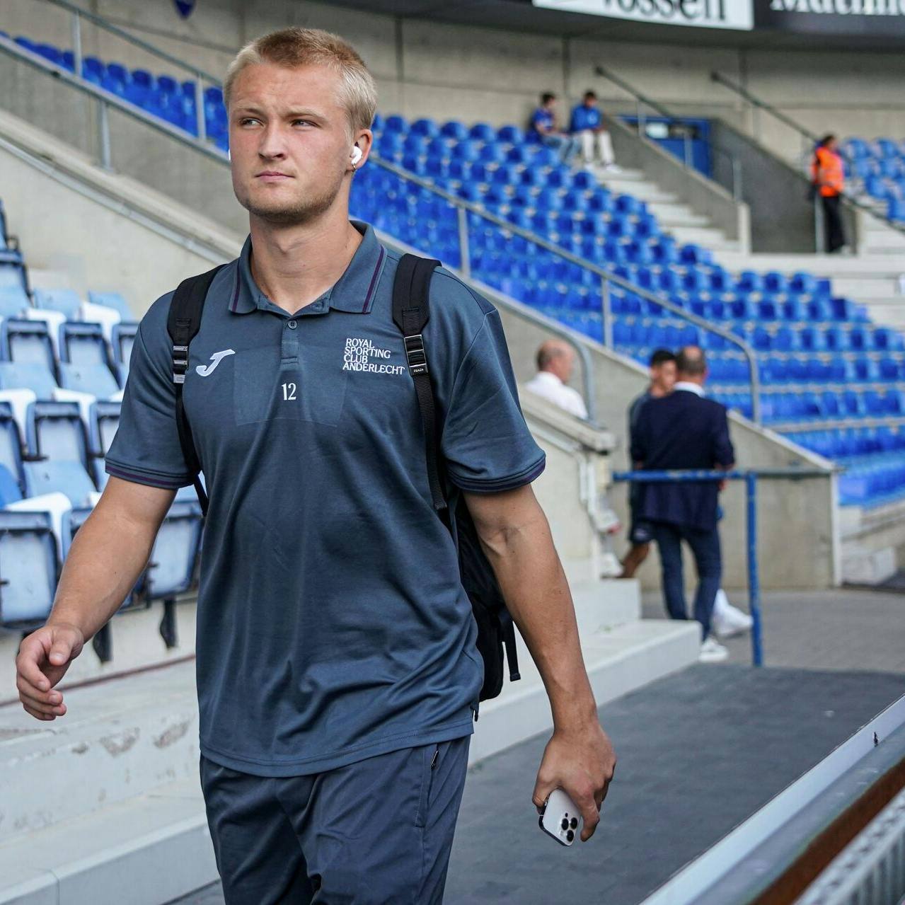 Kasper Dolberg er blevet far til to tvillingepiger. Han scorer mål for Anderlecht, og så er han en del af Lasper Hjulmands landsholdstrup.